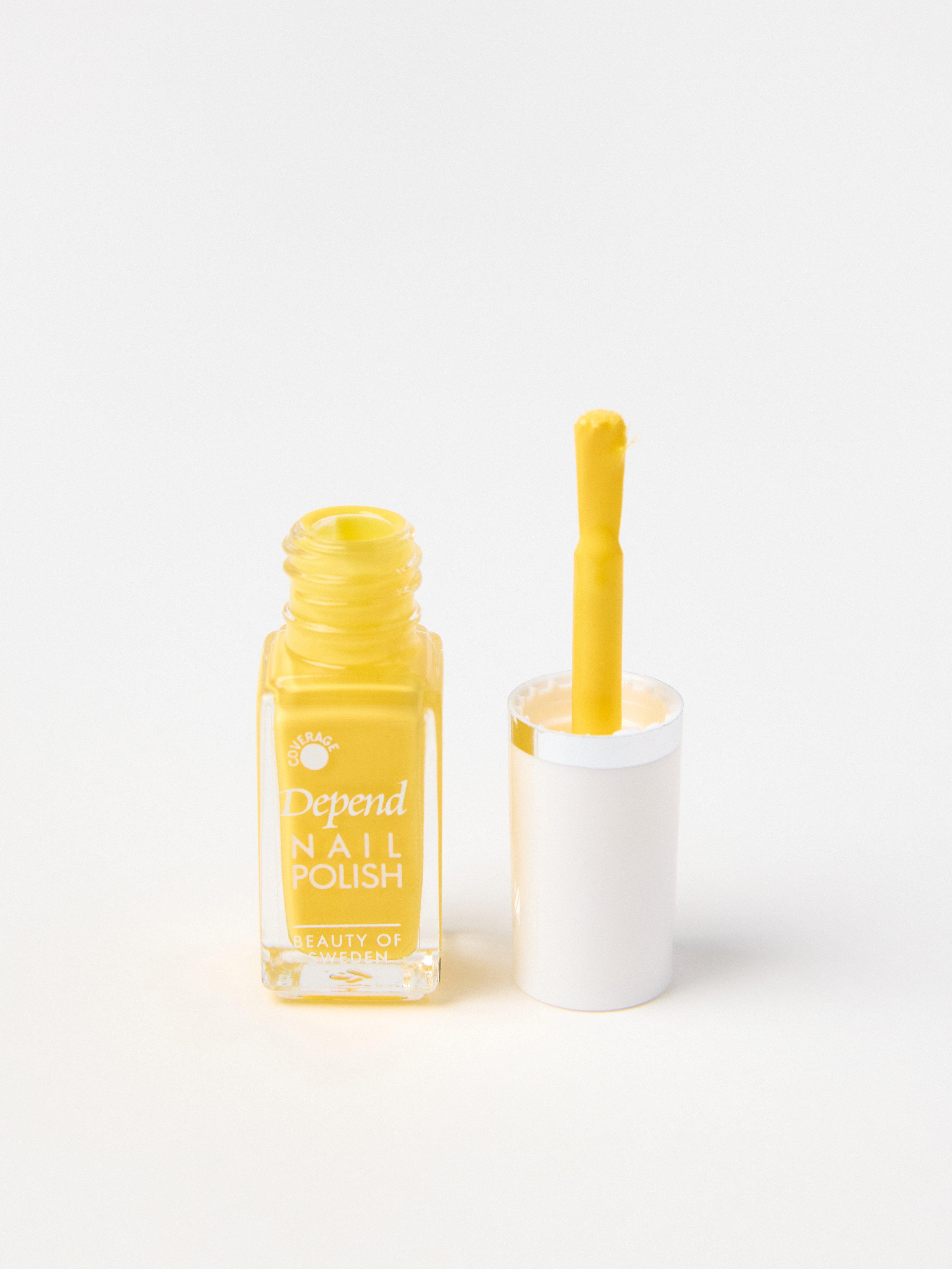 Nagellack - Kosmetik - Gul