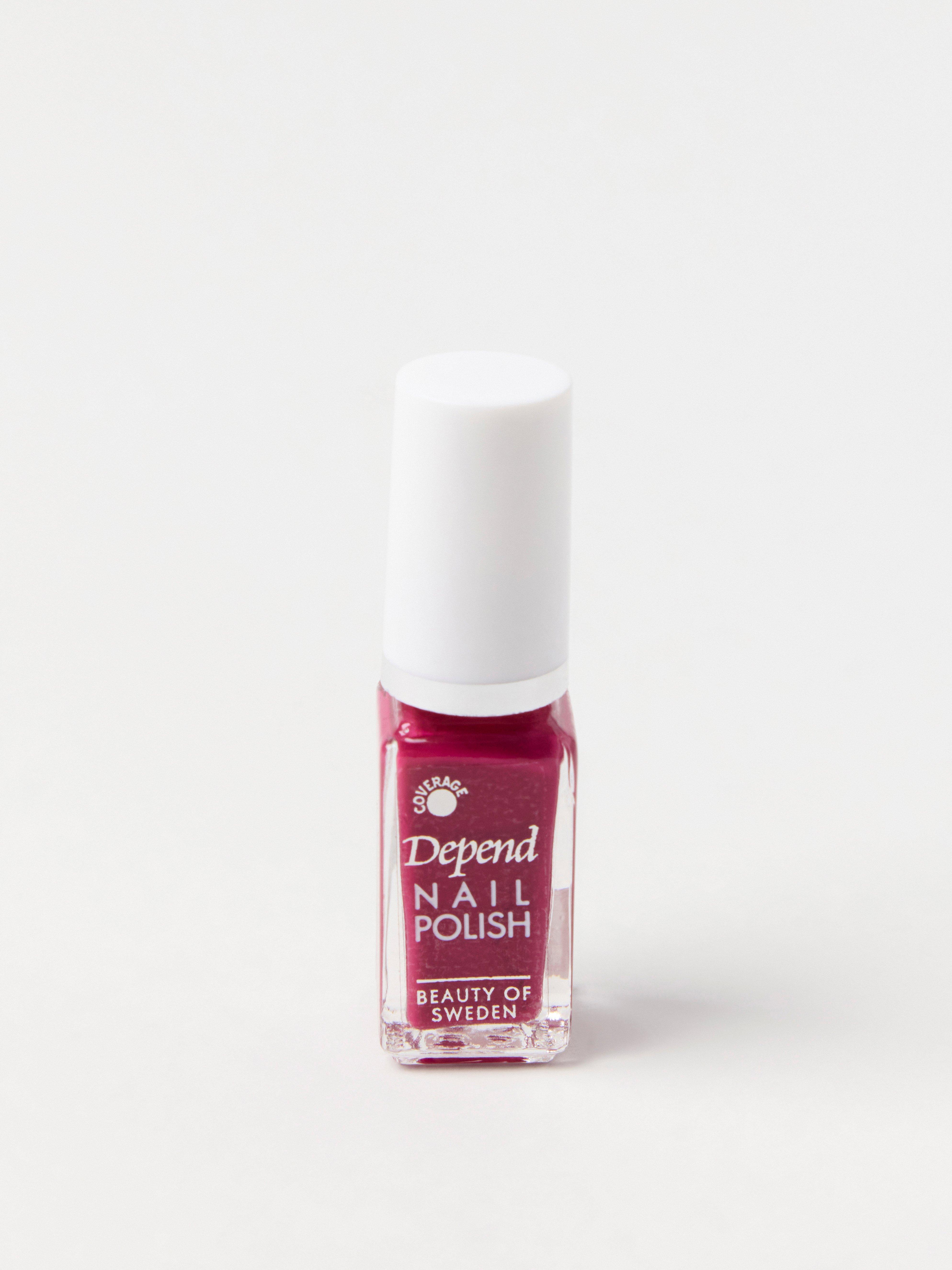 Nagellack - Kosmetik - Röd