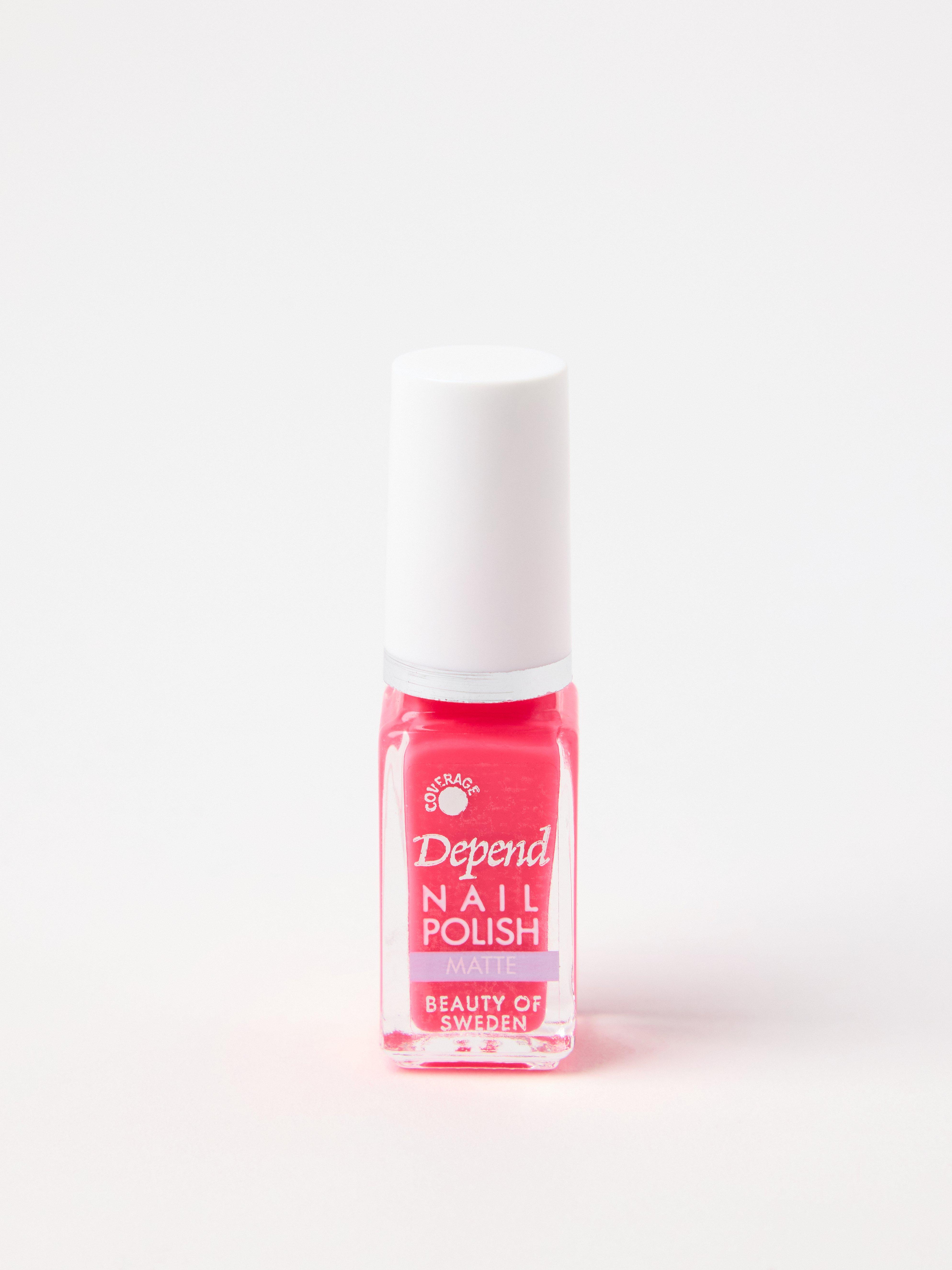 Nagellack - Kosmetik - Röd