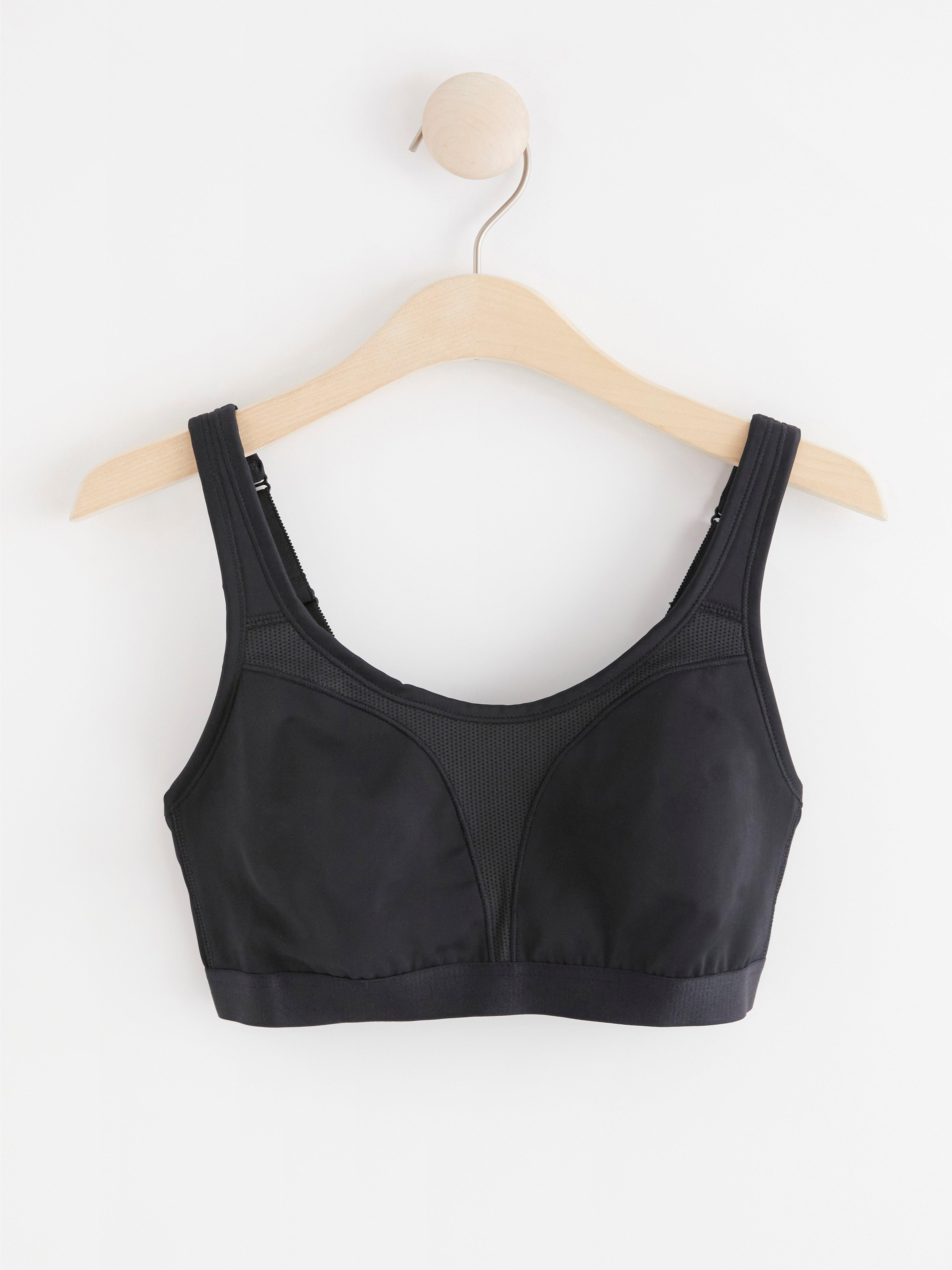 difference between padded and unpadded sports bra