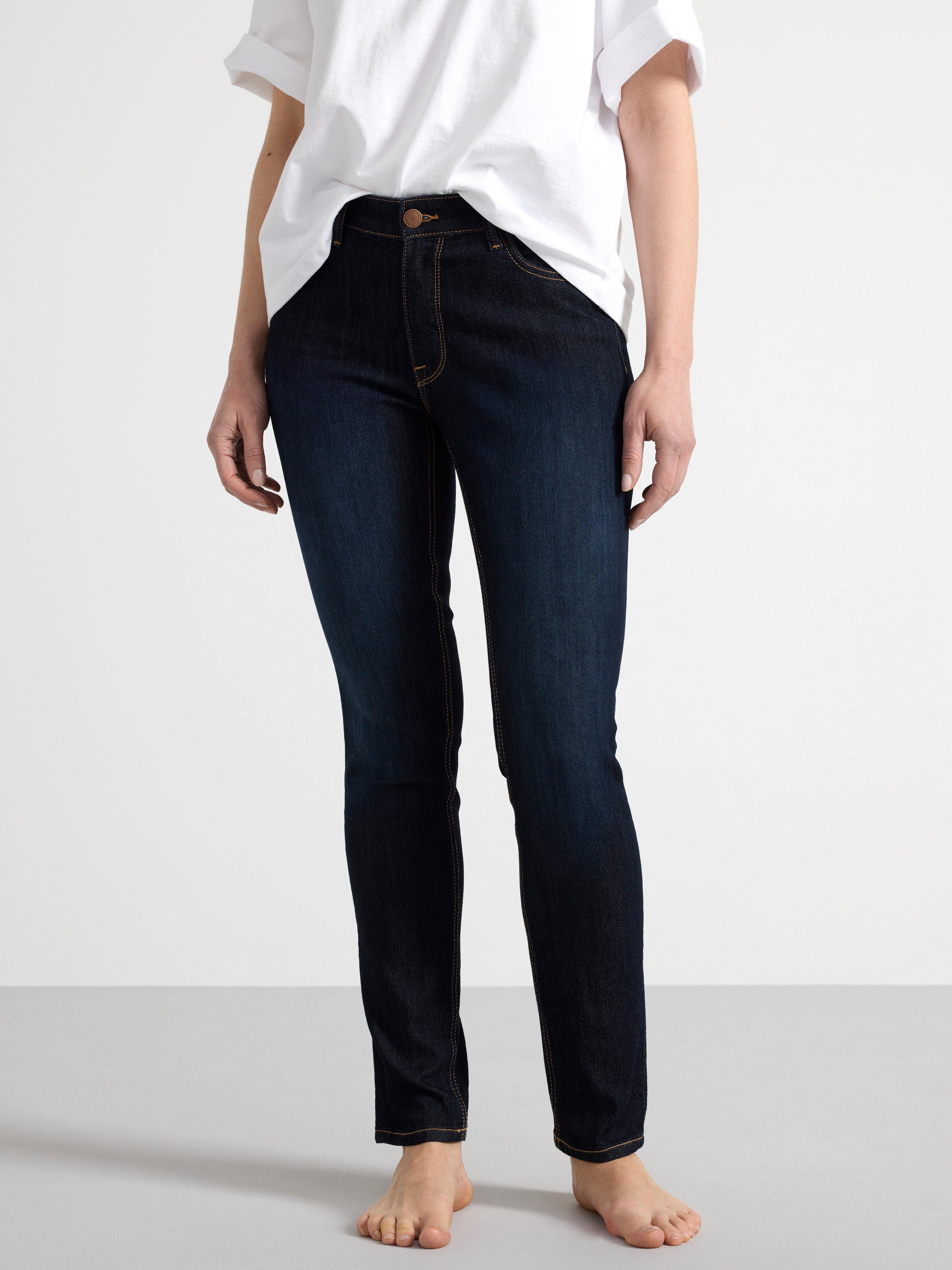 TOVA Mörkblå slim fit jeans