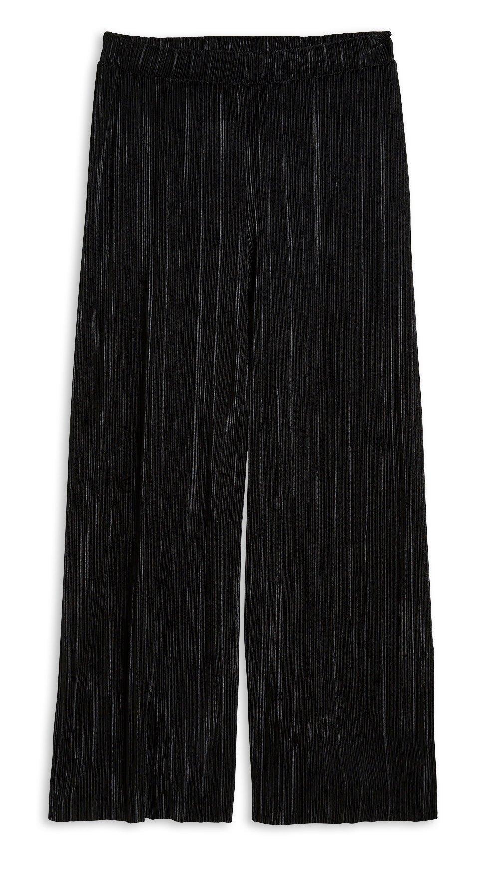 black pleated trousers