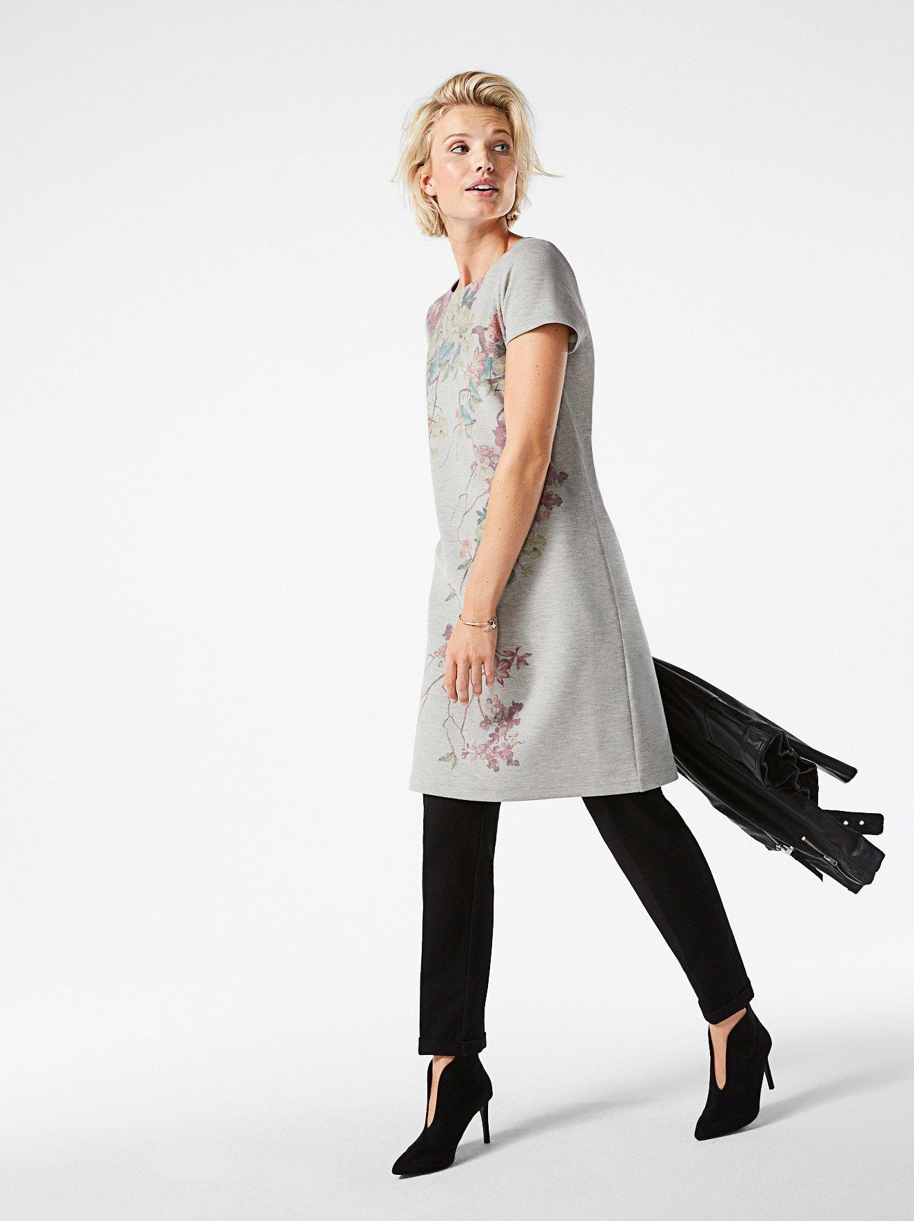 Vzorované scuba šaty