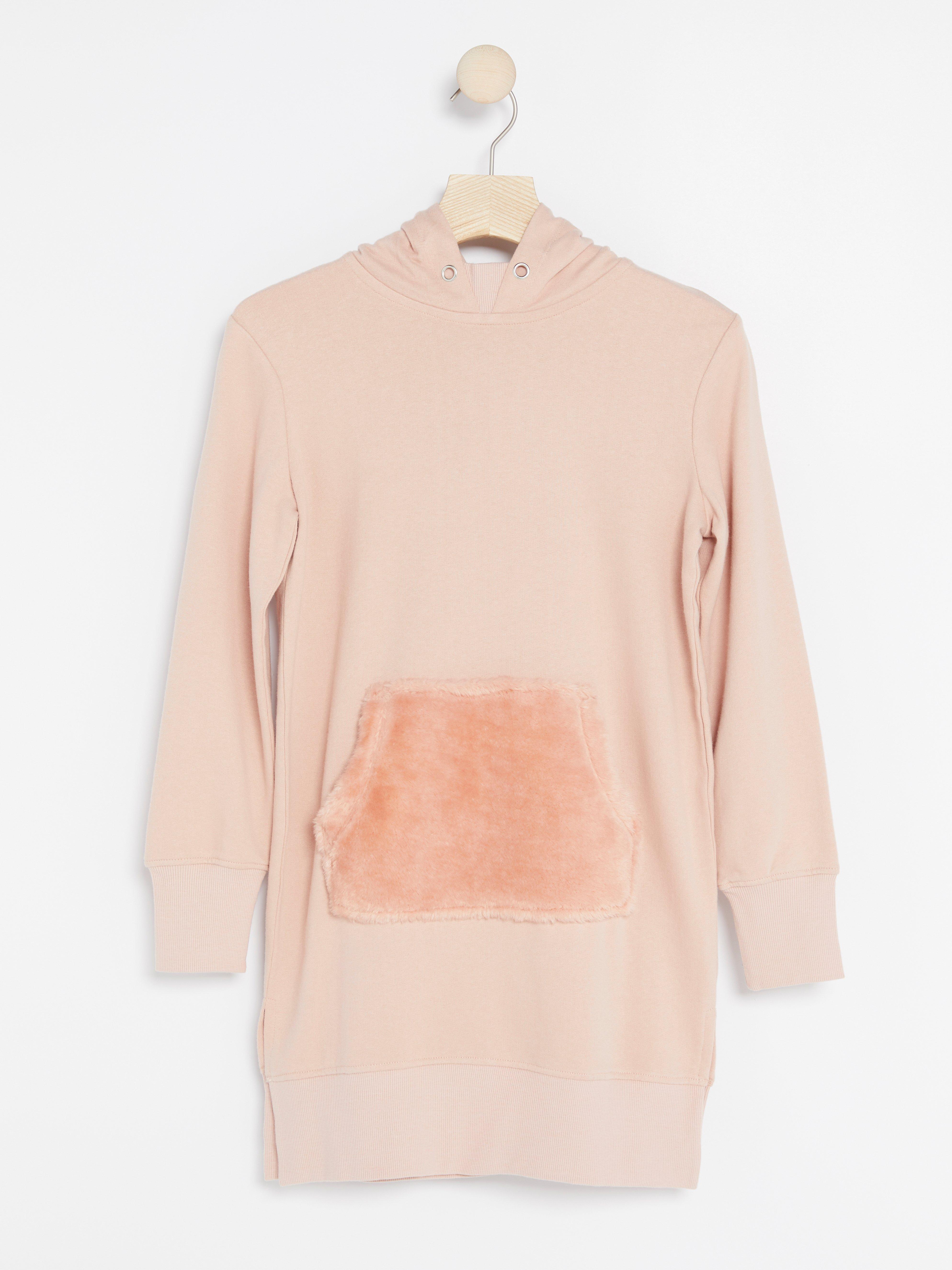 fur pocket sweater
