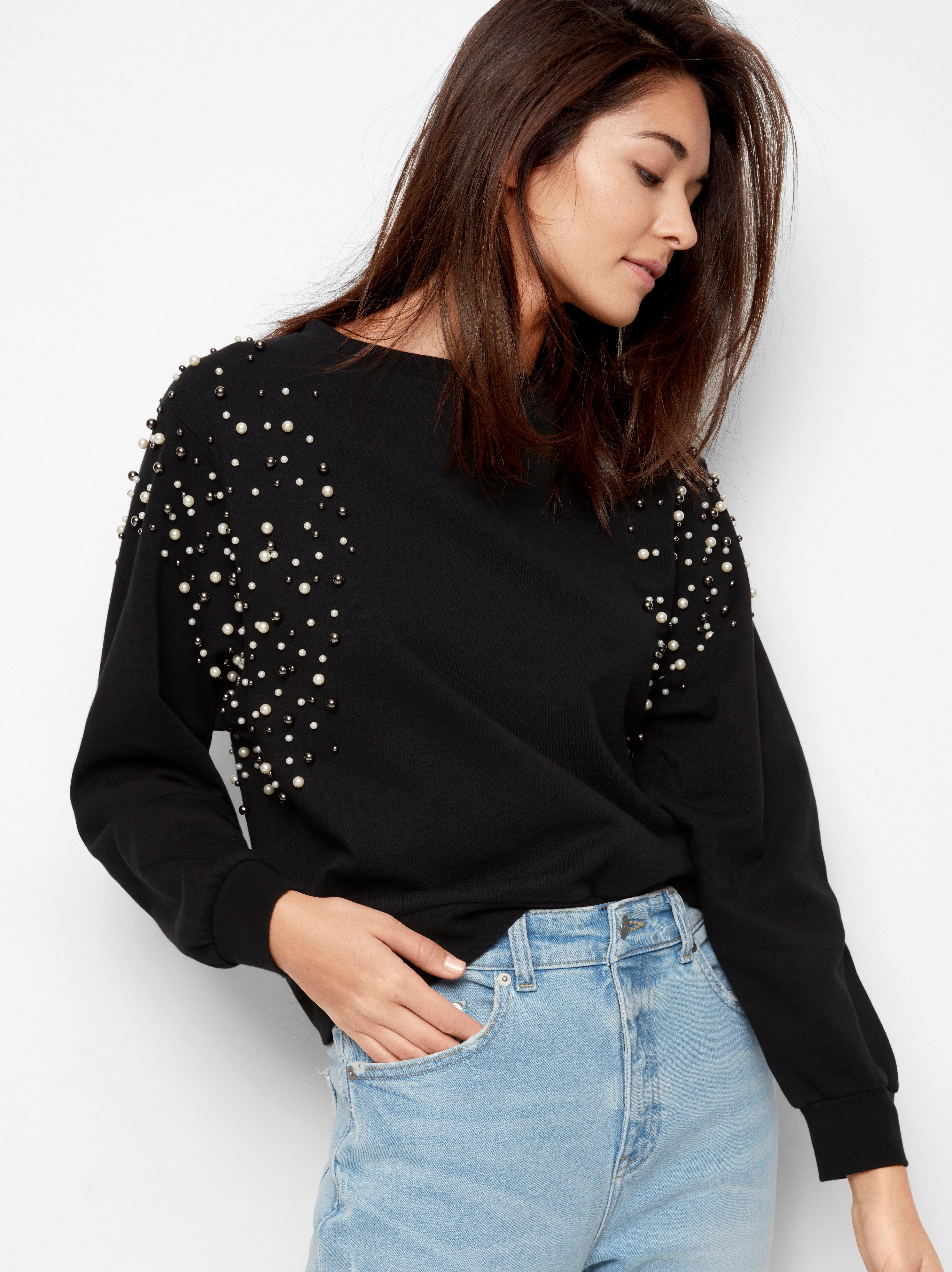 sweatshirt with pearls