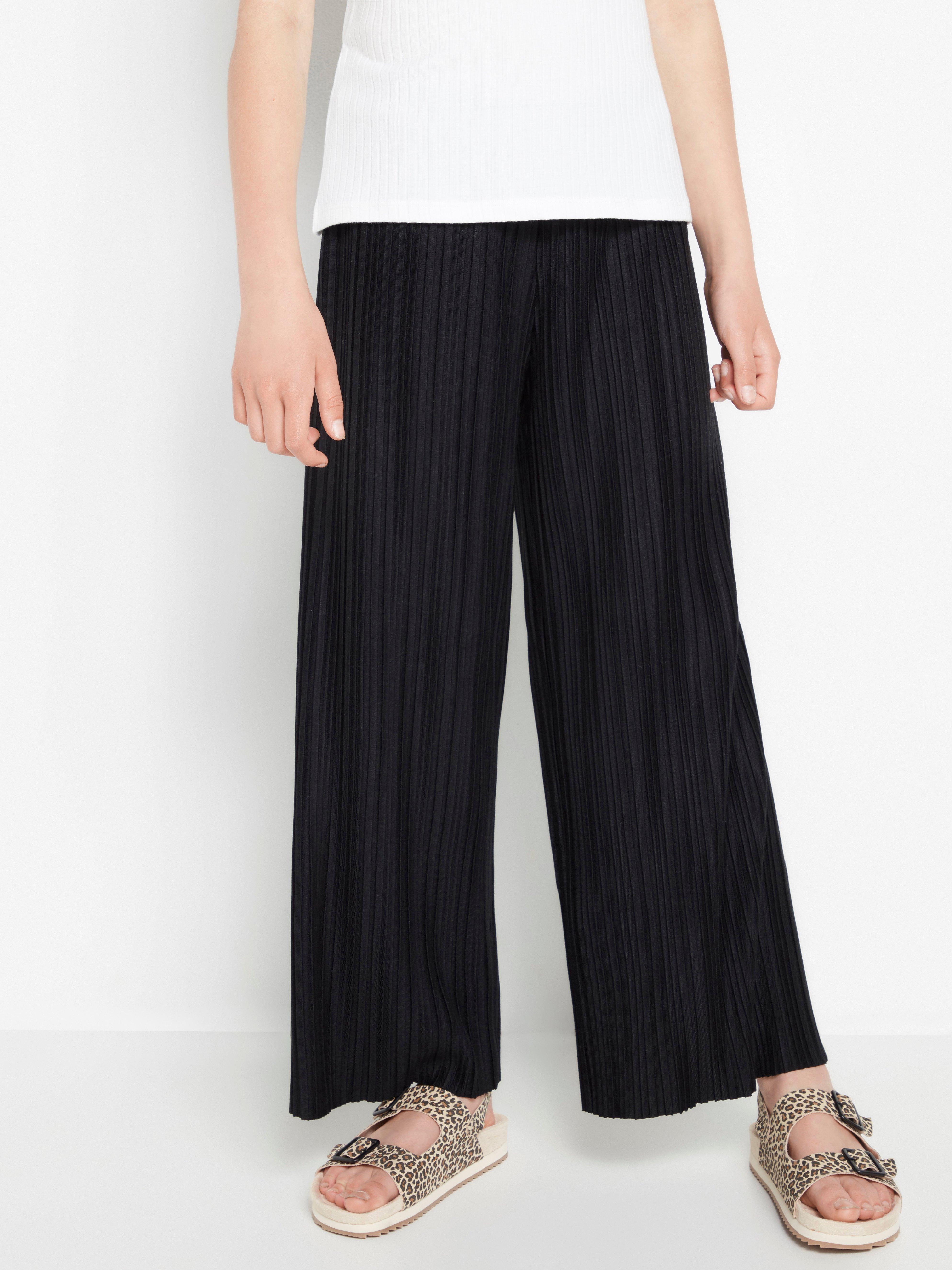 black pleated trousers