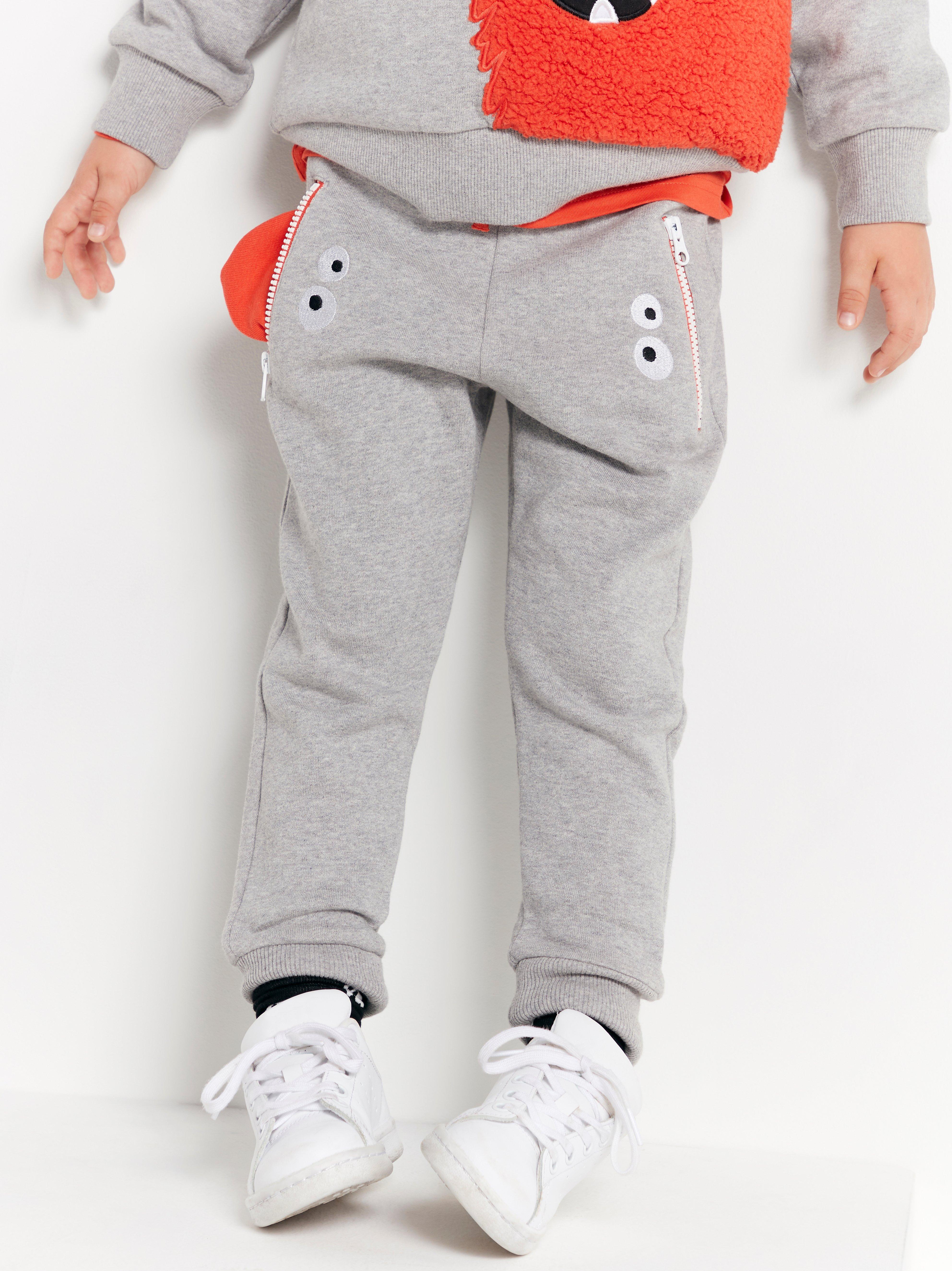 grey sweatpants with pockets