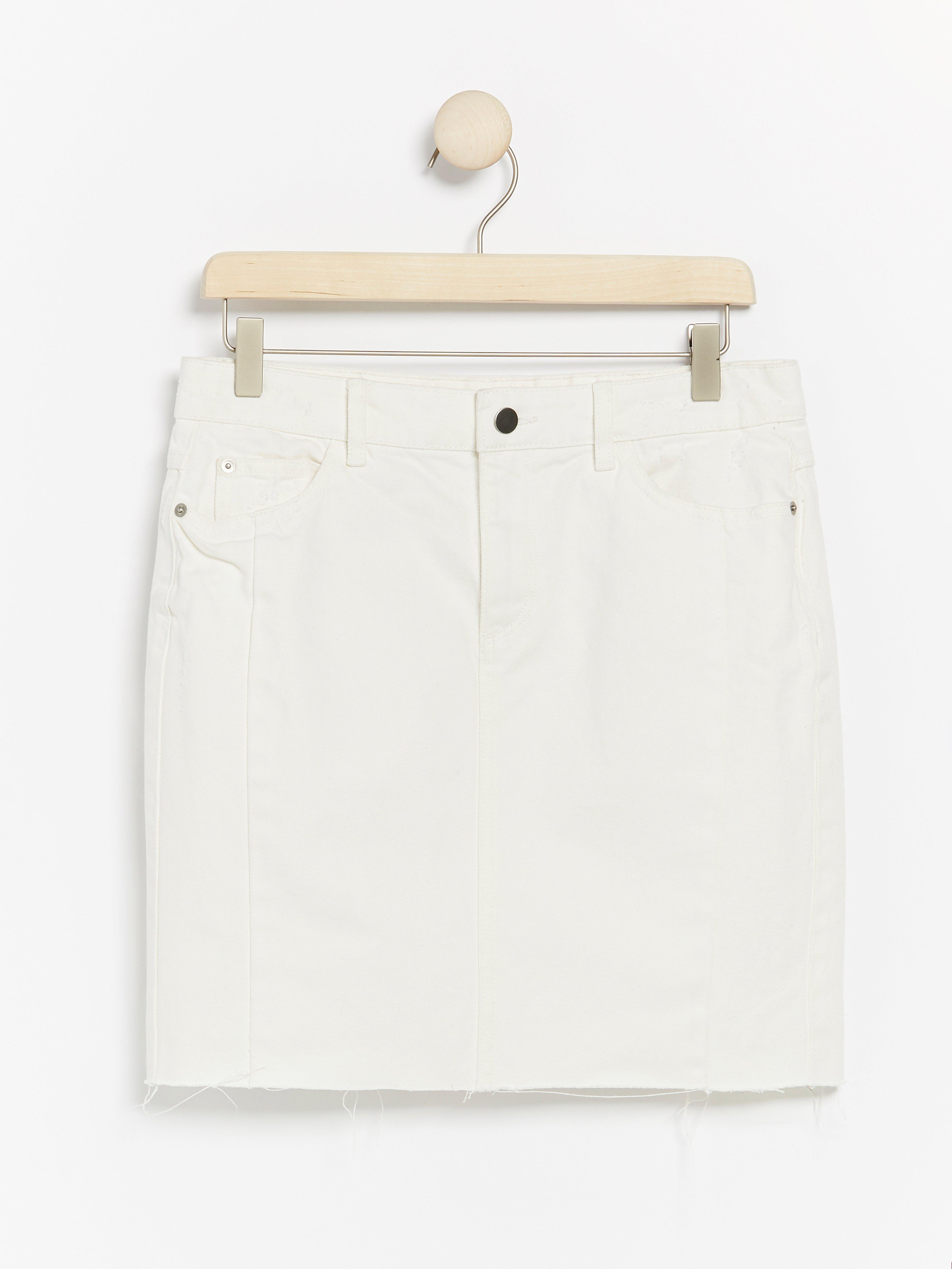 white denim skirt