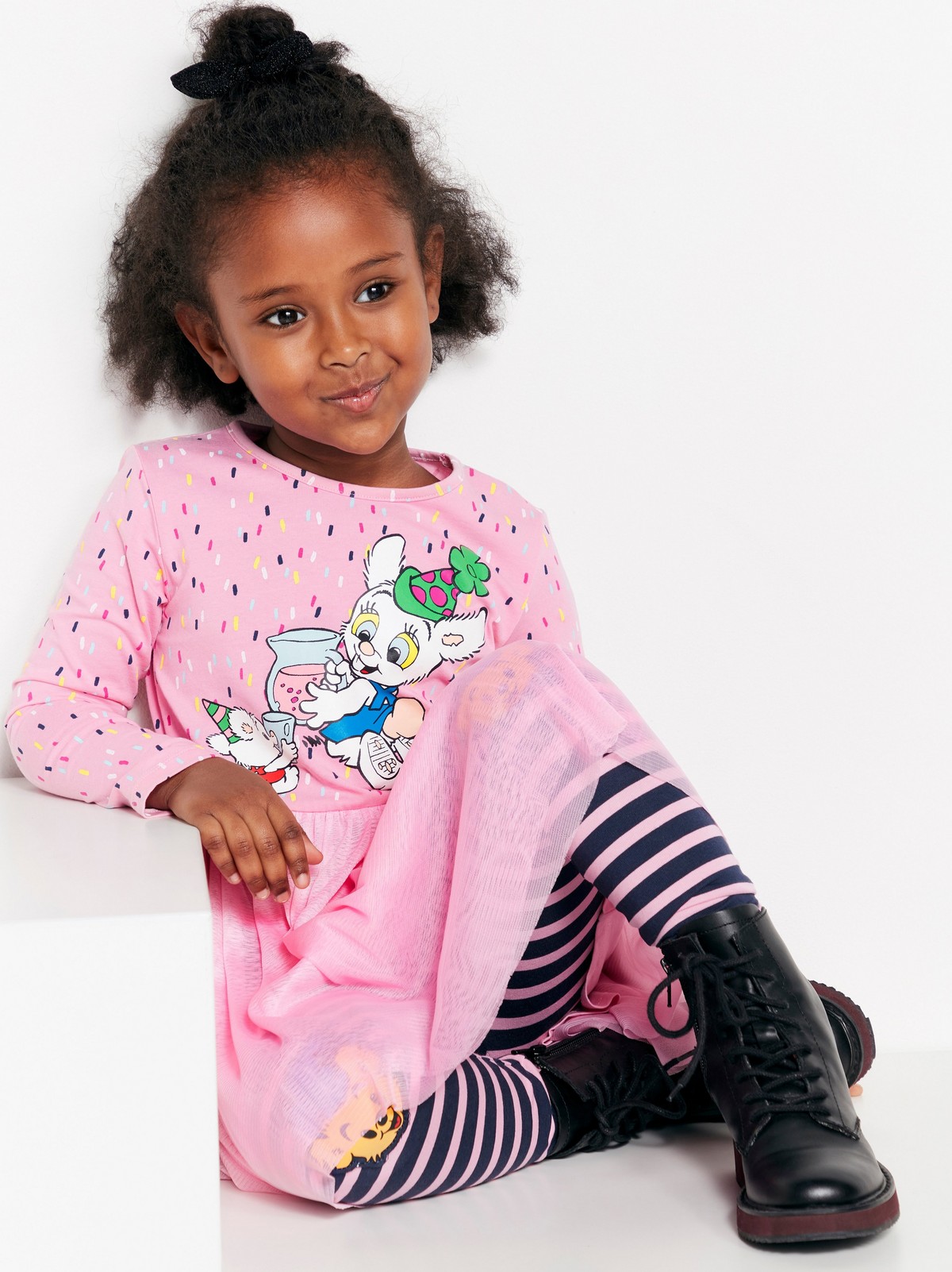 Vaaleanpunainen mekko, jossa Bamse painatus | Lindex Vaaleanpunainen mekko, jossa Bamse painatus | Lindex