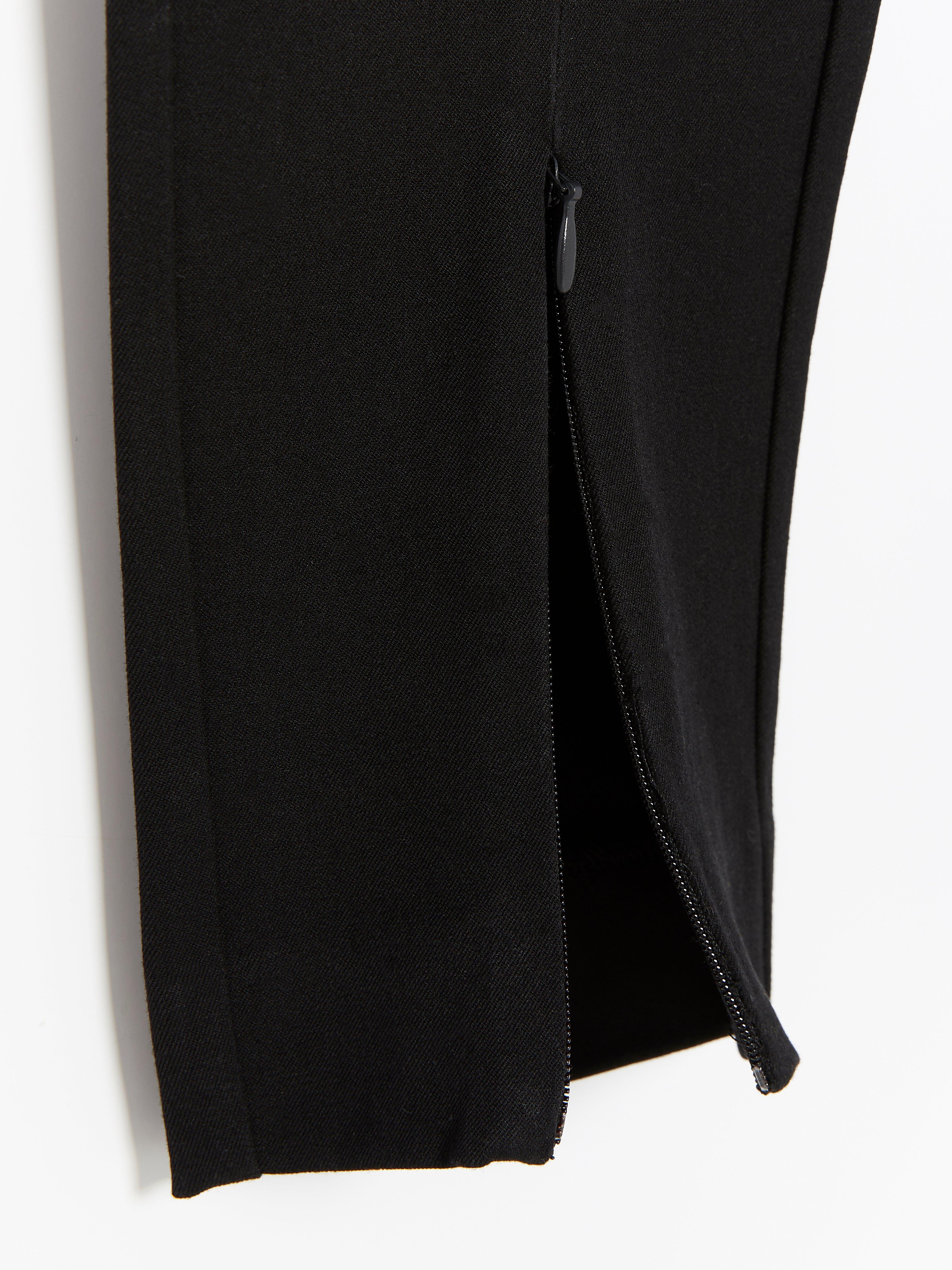 black skinny trousers