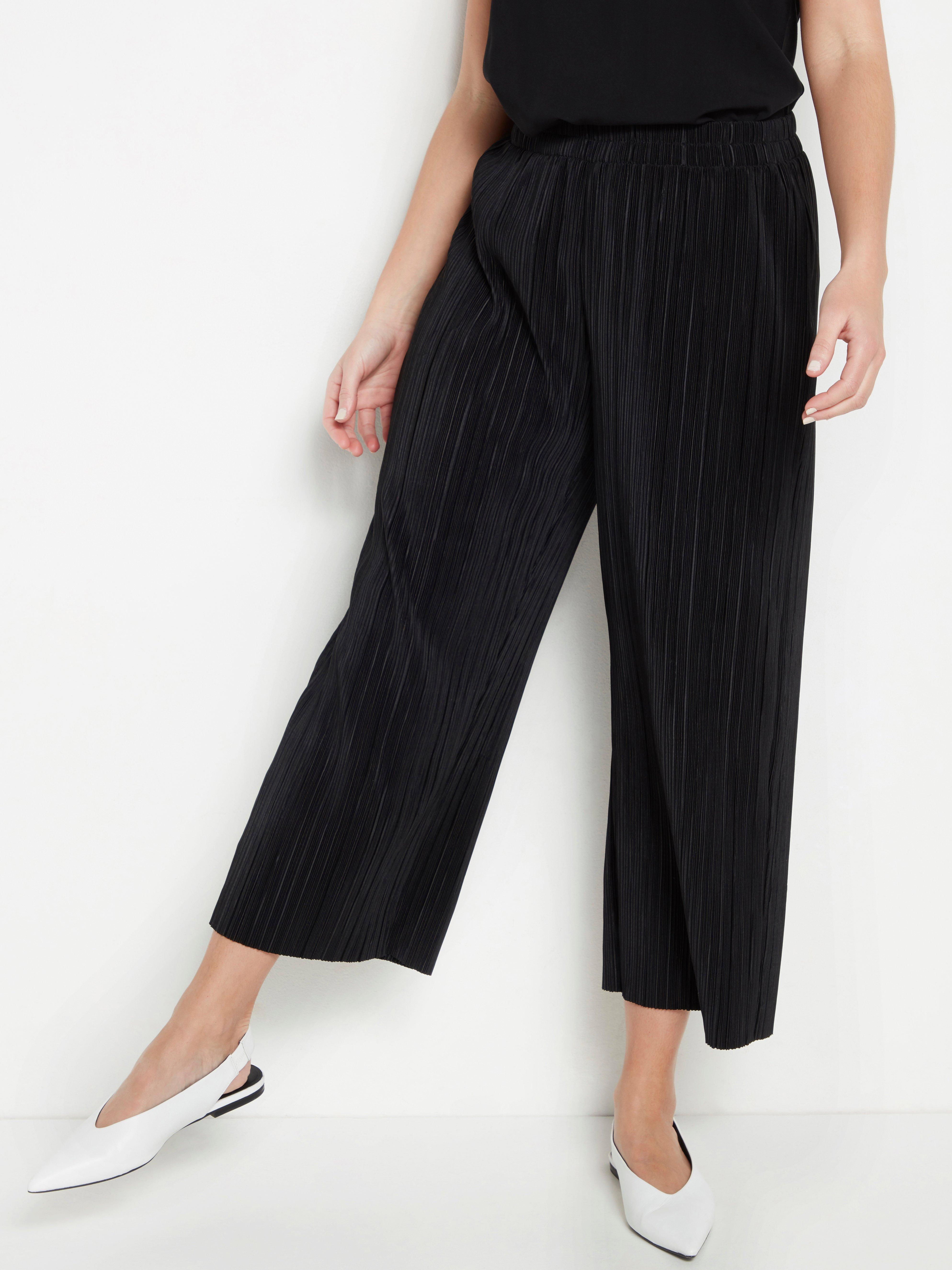 black pleated cropped trousers