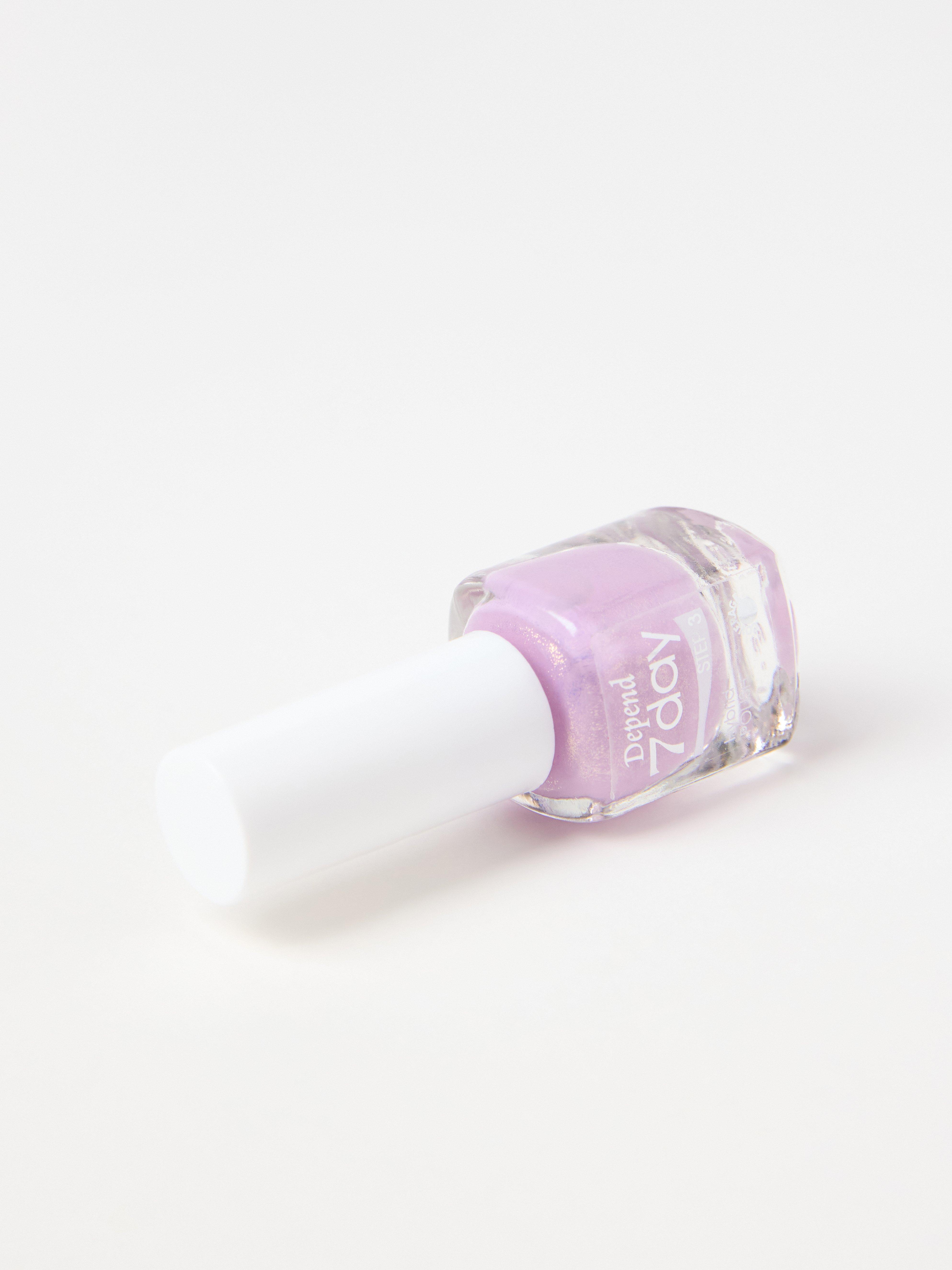 Nagellack - Kosmetik - Lila