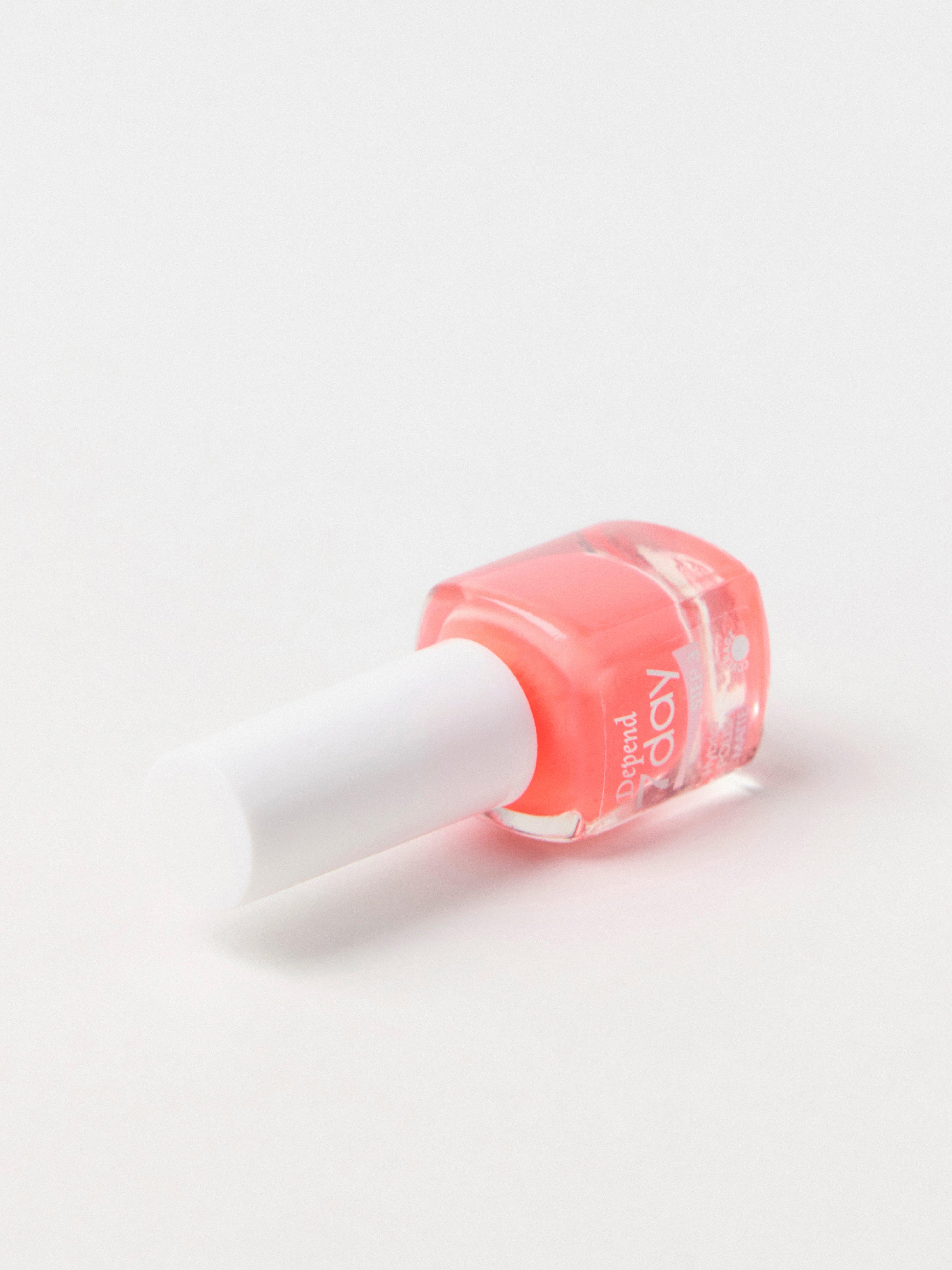 Nagellack - Kosmetik - Korall