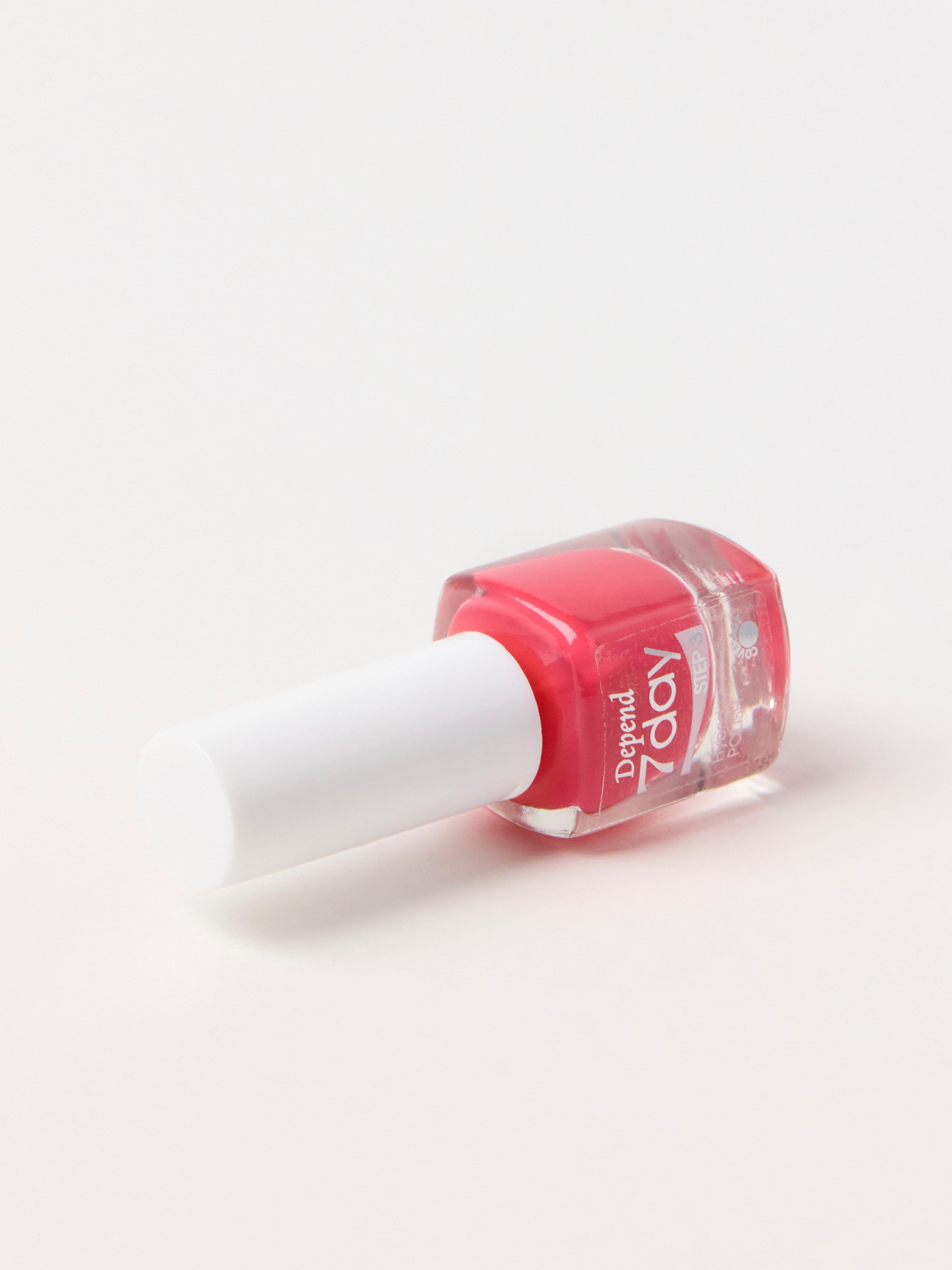 Nagellack - Kosmetik - Röd