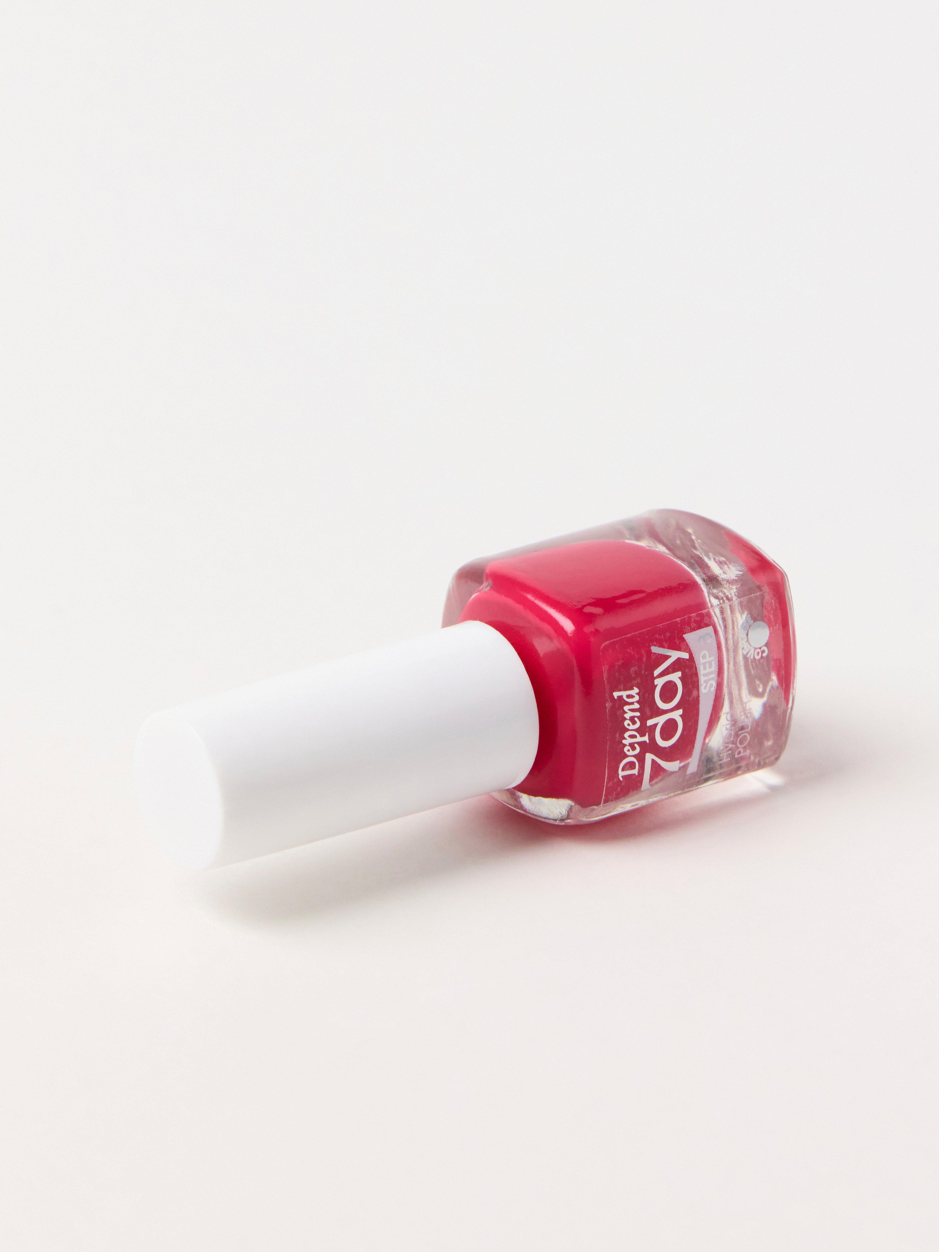 Nagellack - Kosmetik - Röd