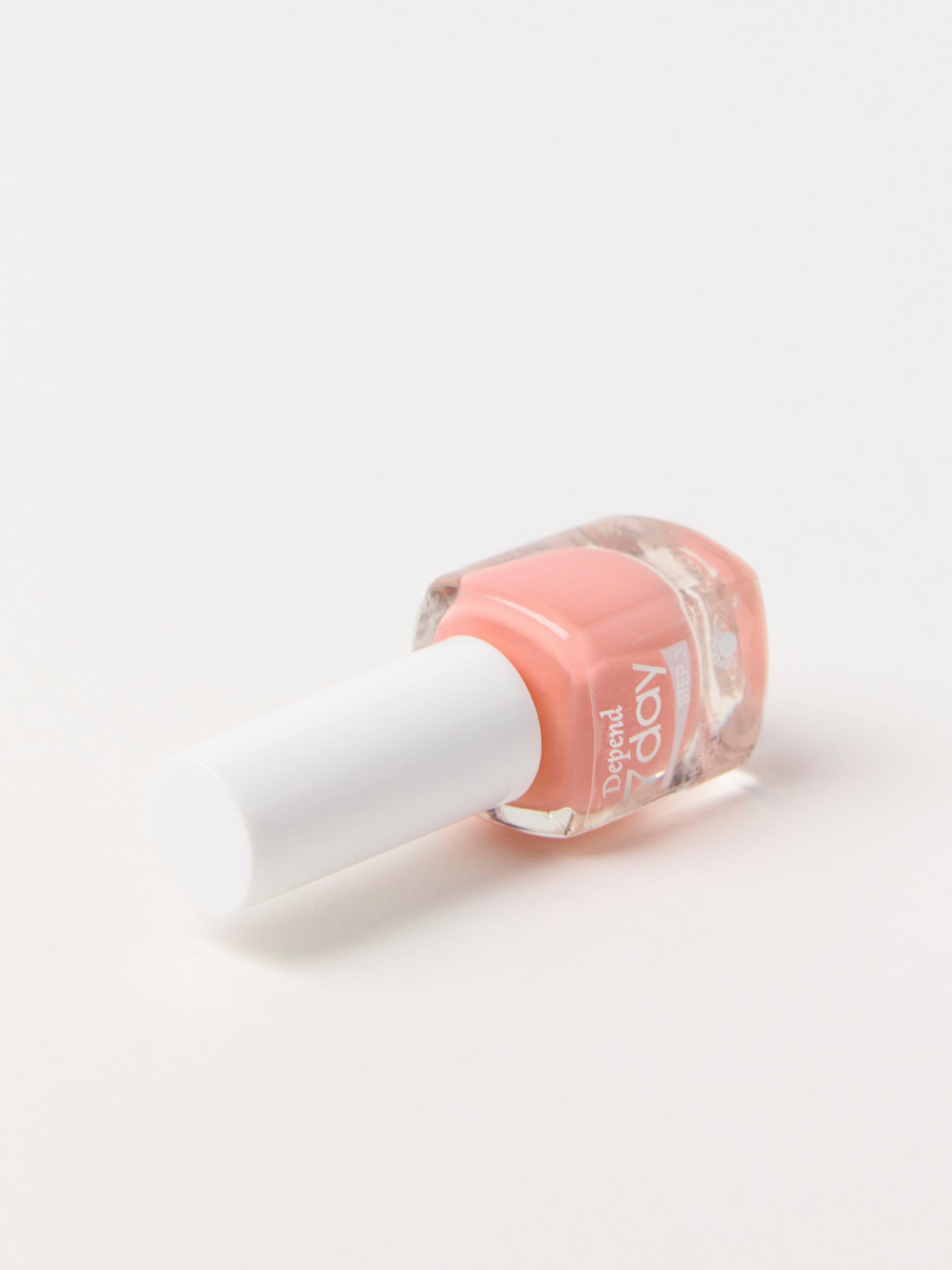 Nagellack - Kosmetik - Korall