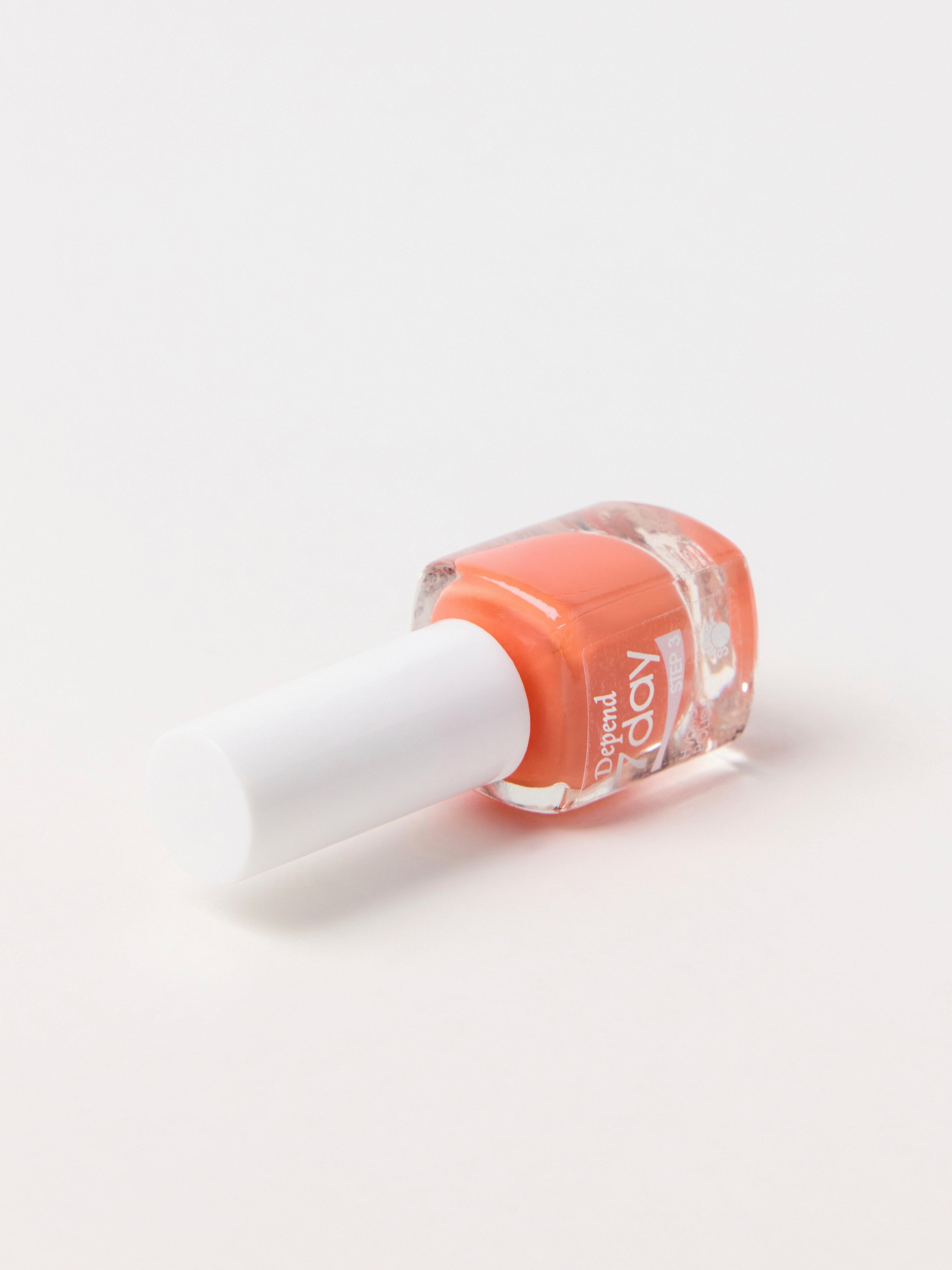 Nagellack - Kosmetik - Orange