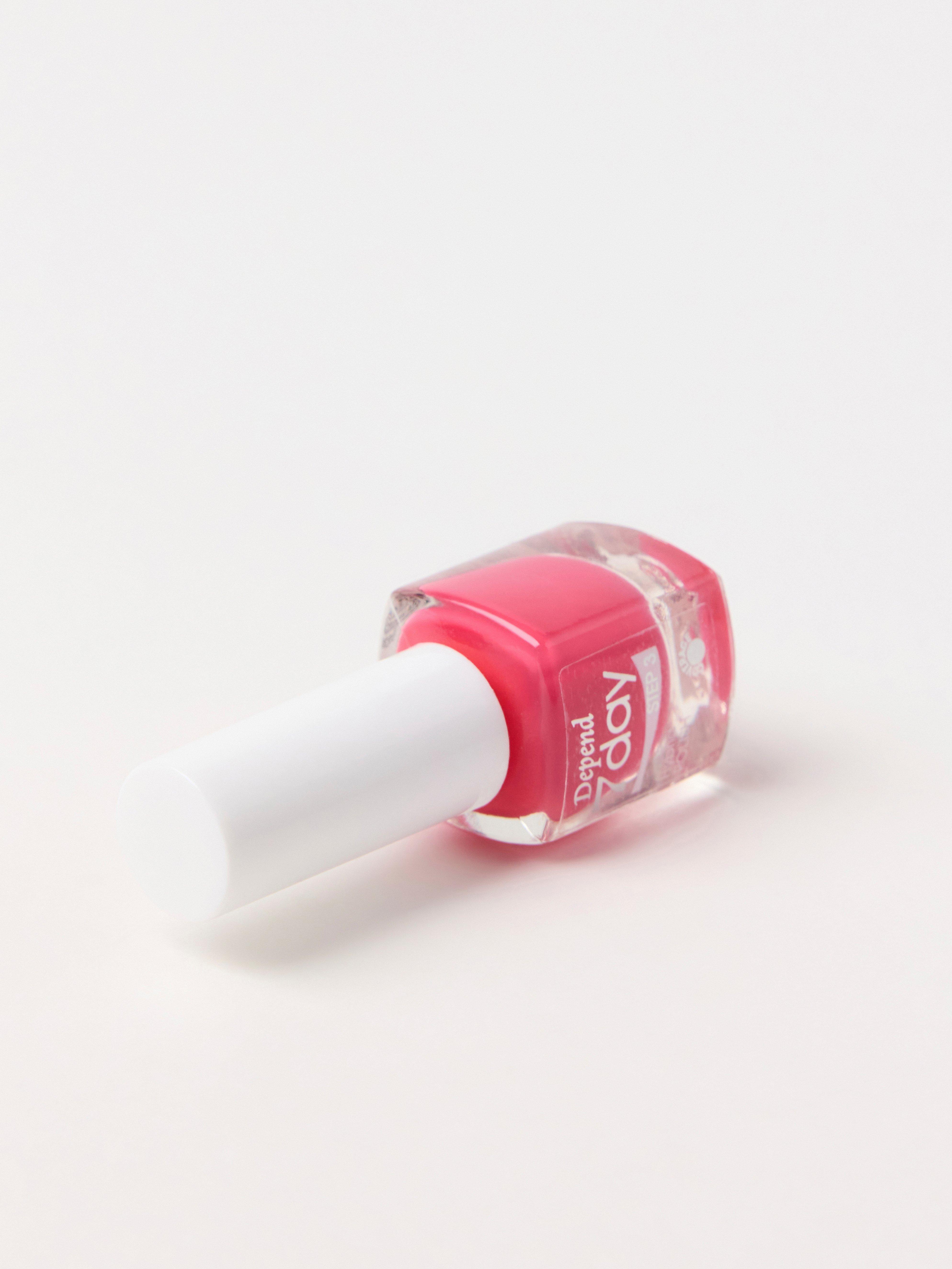 Nagellack - Kosmetik - Röd