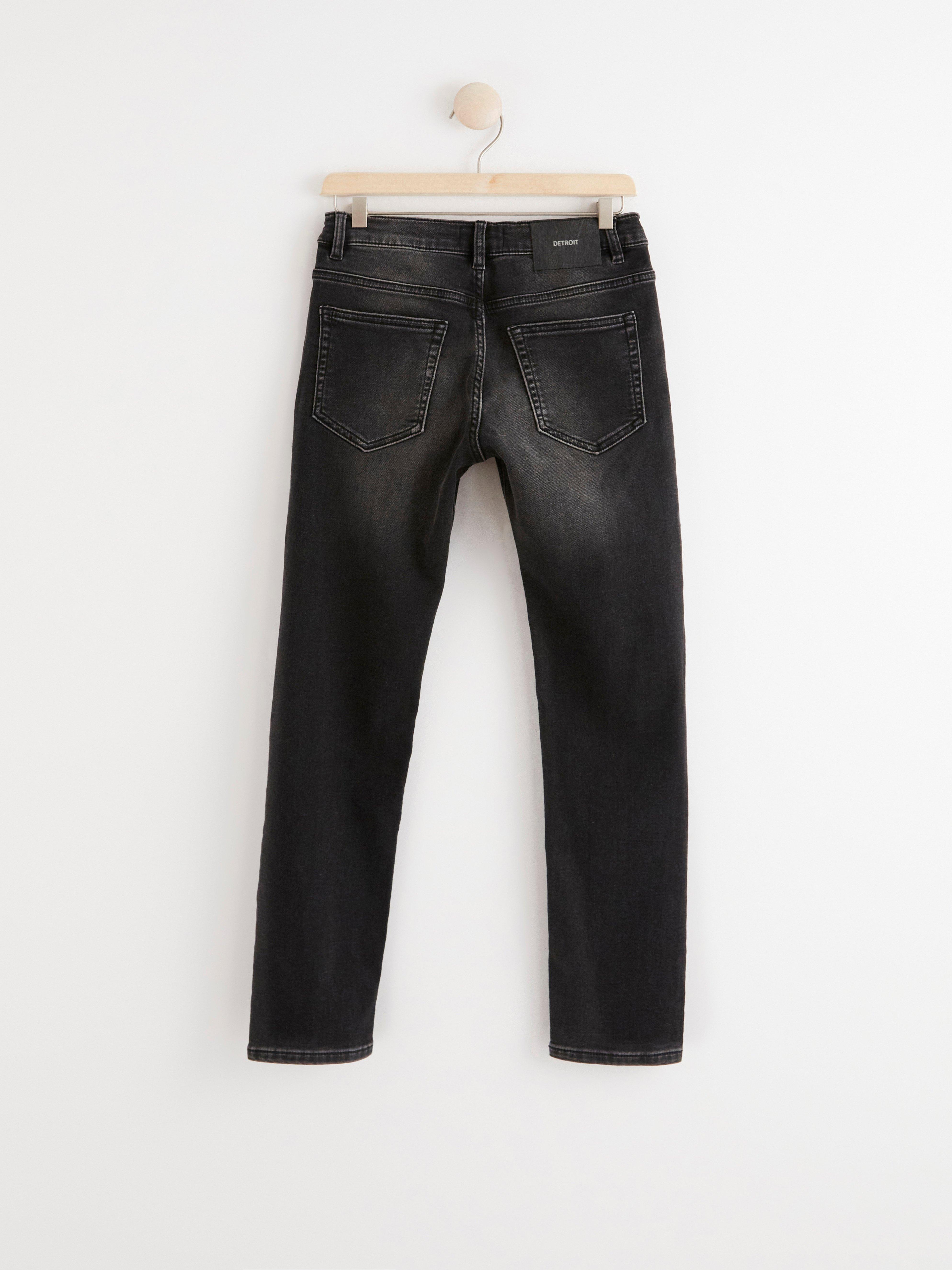 black narrow jeans