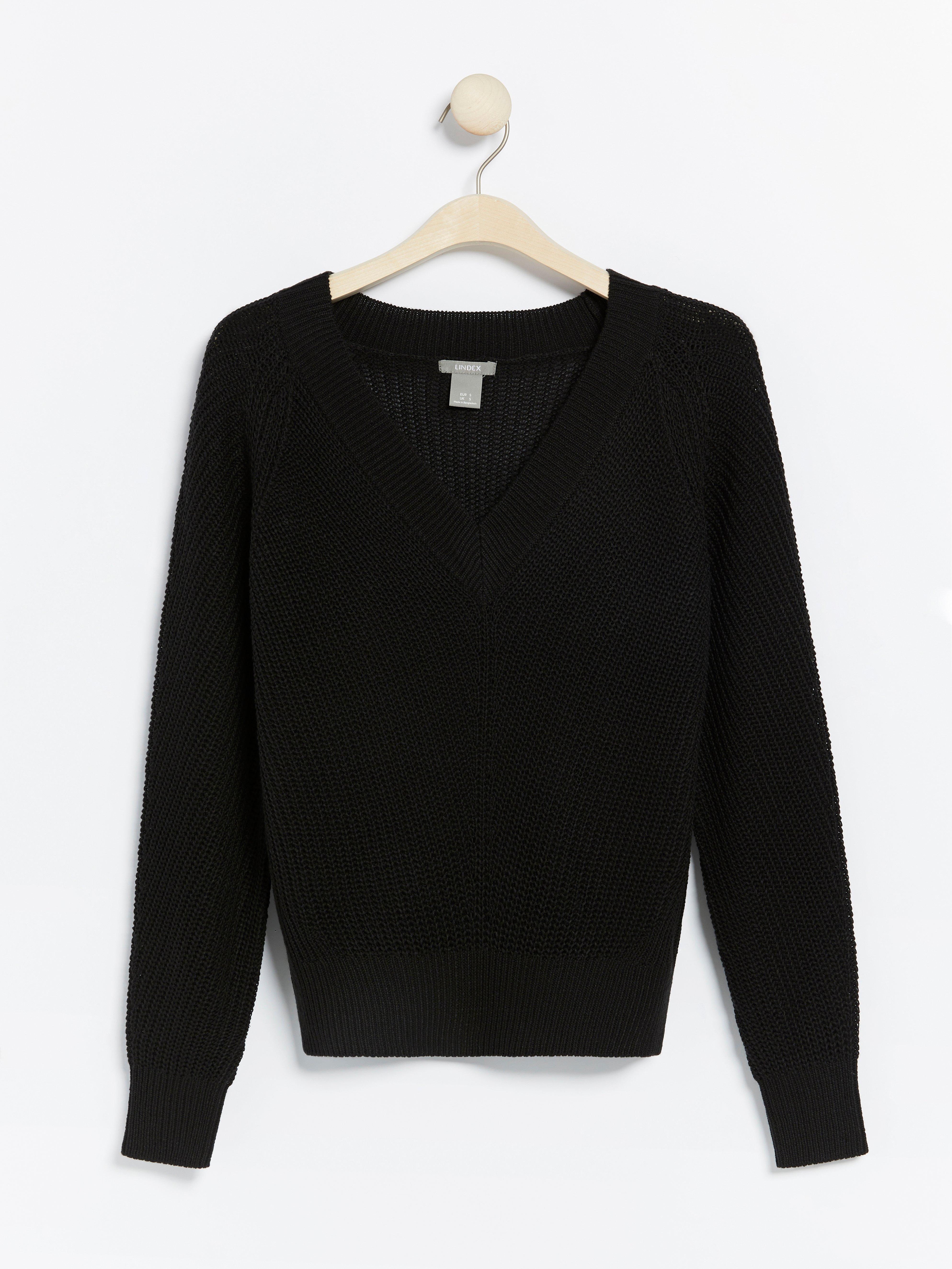 black knitted v neck jumper