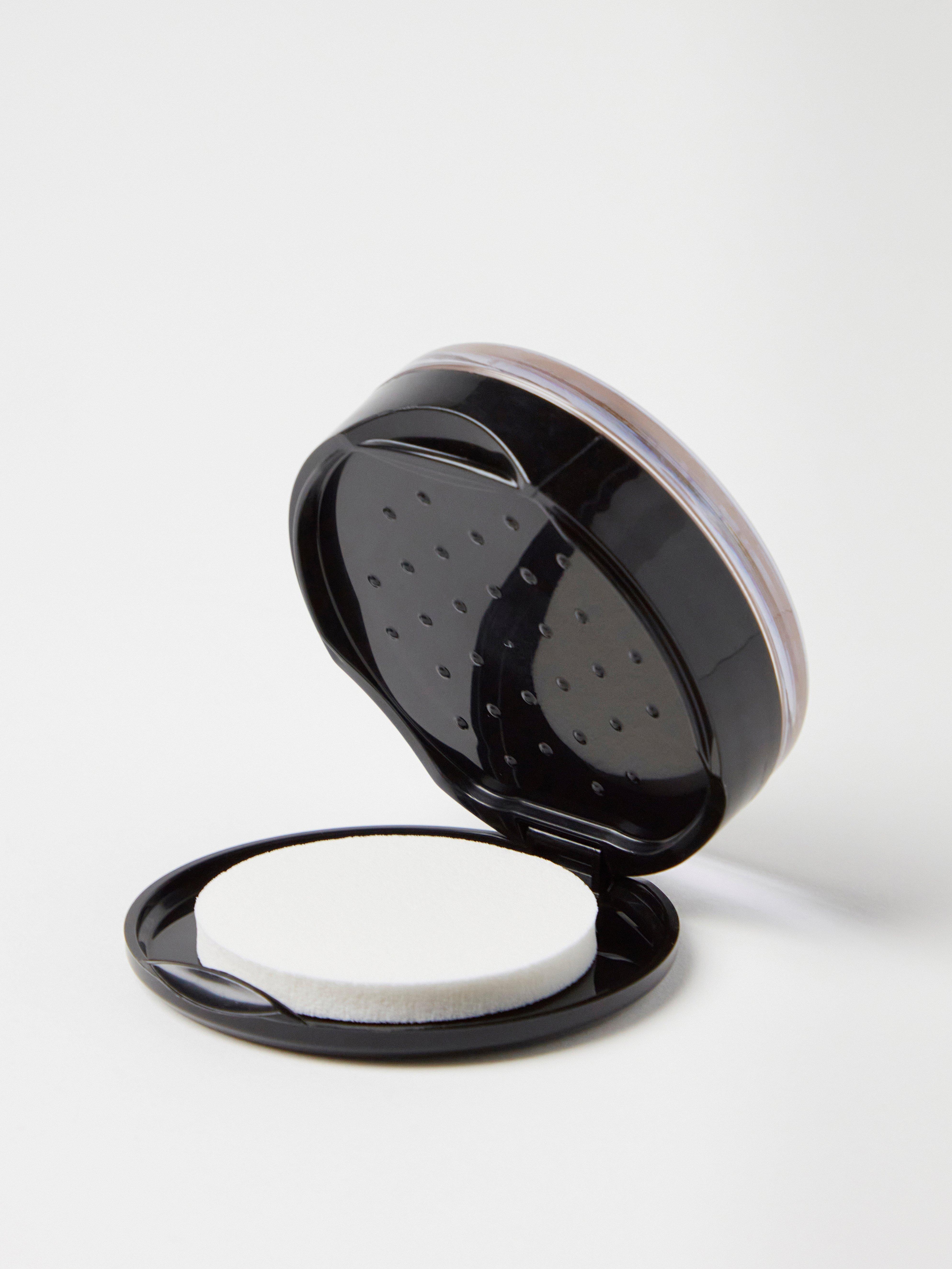 Foundation - Kosmetikk - Beige