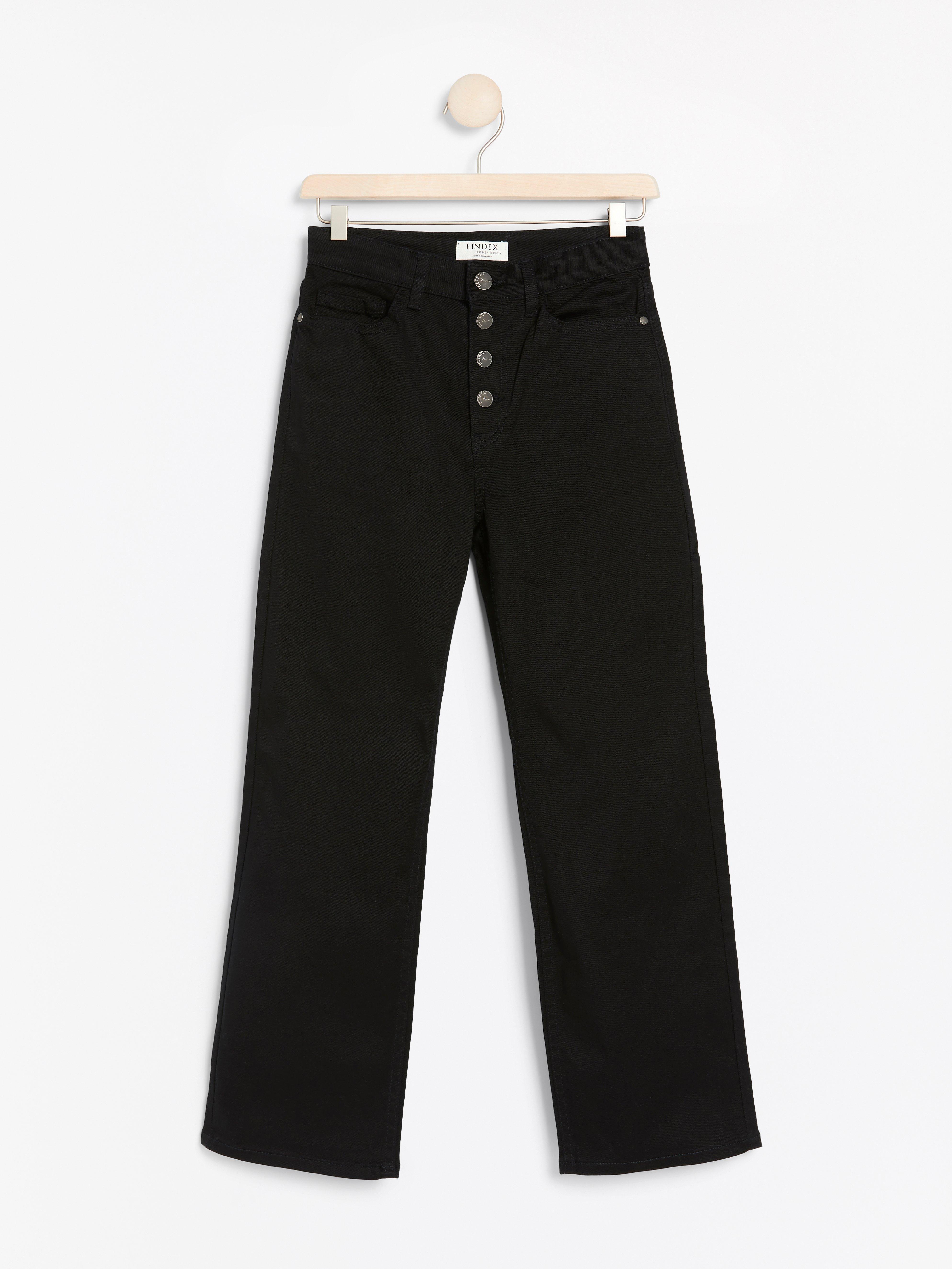 black cropped jeans