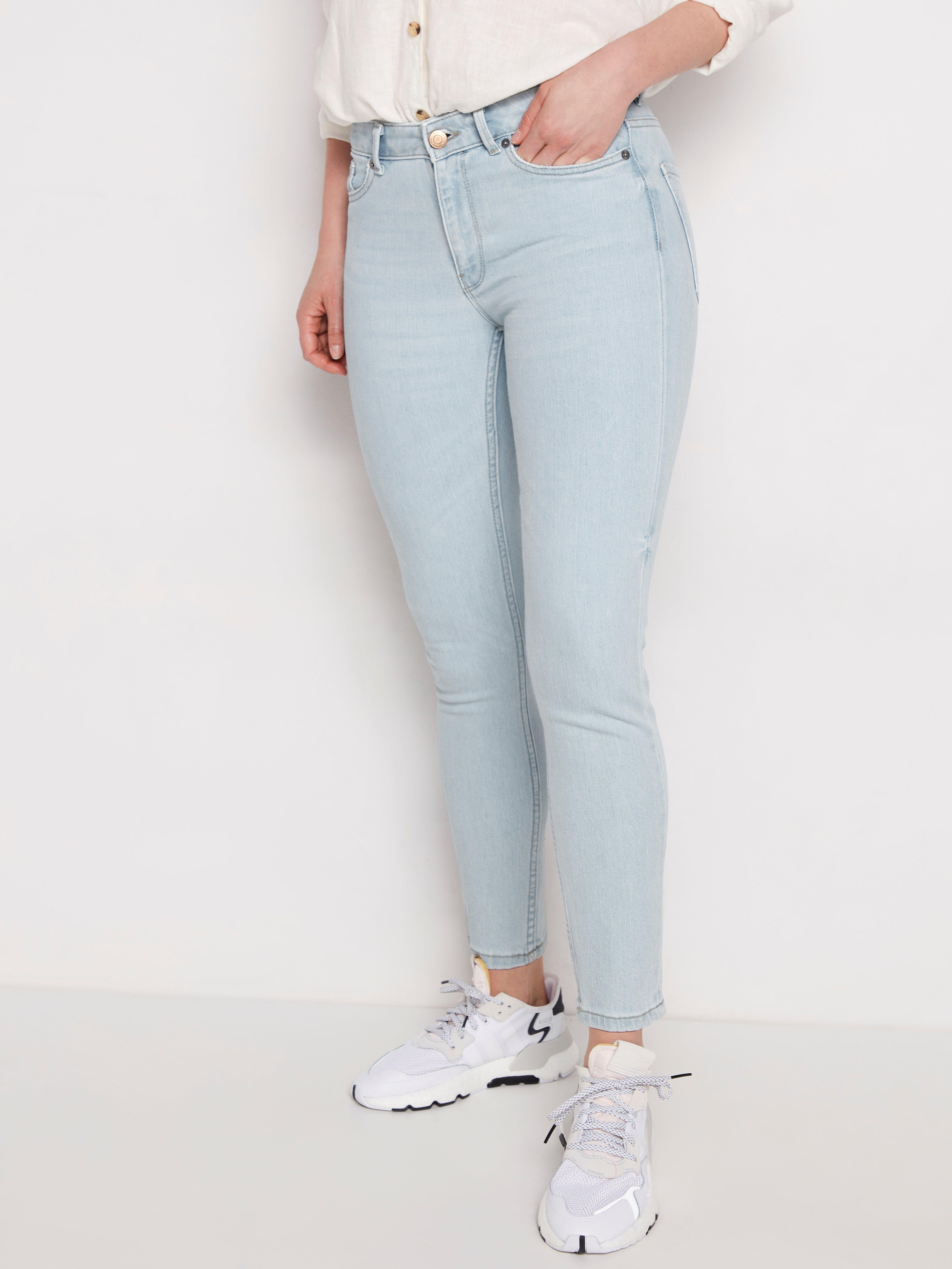 cropped fit jeans