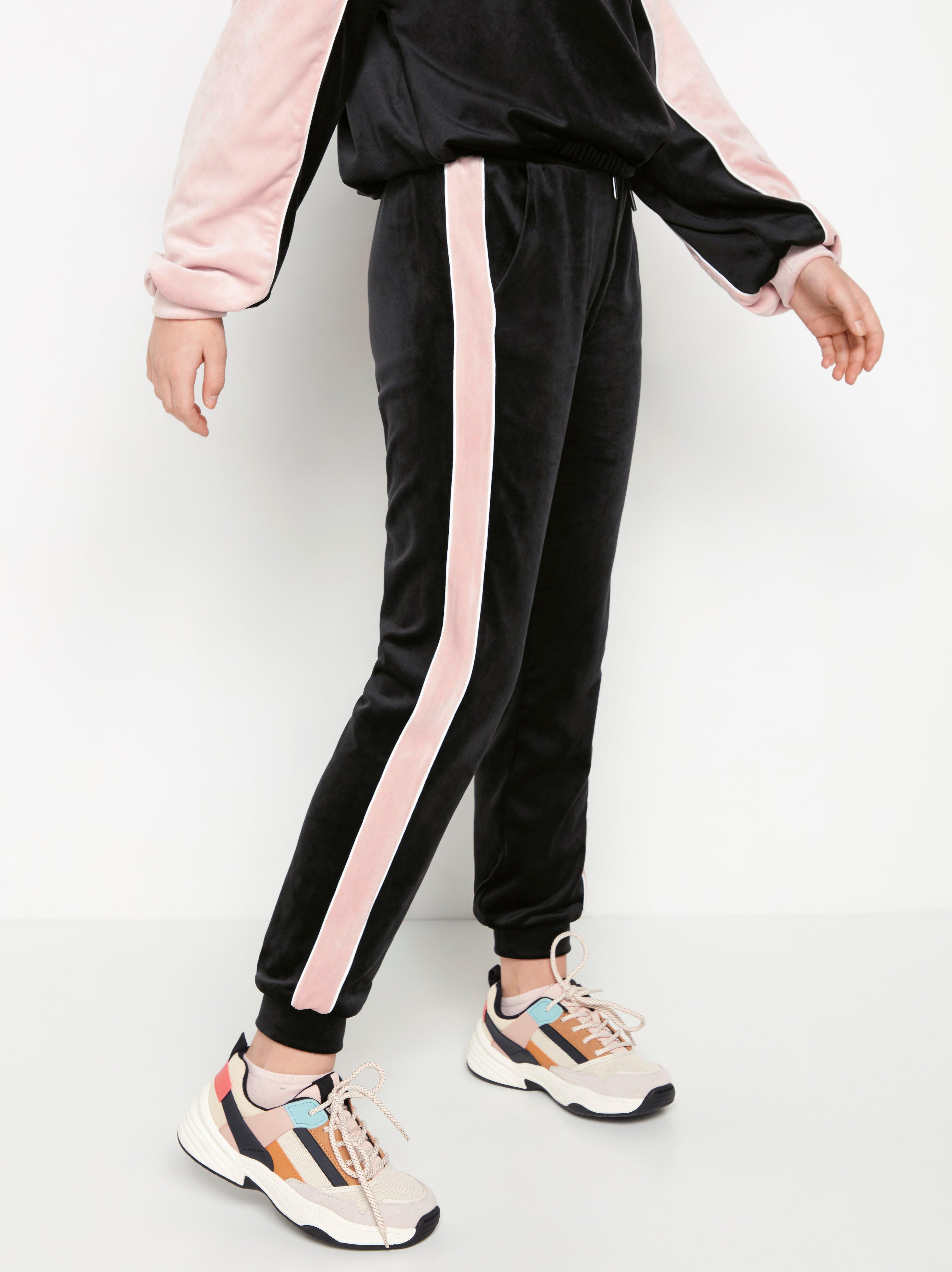 sporty trousers with side stripe