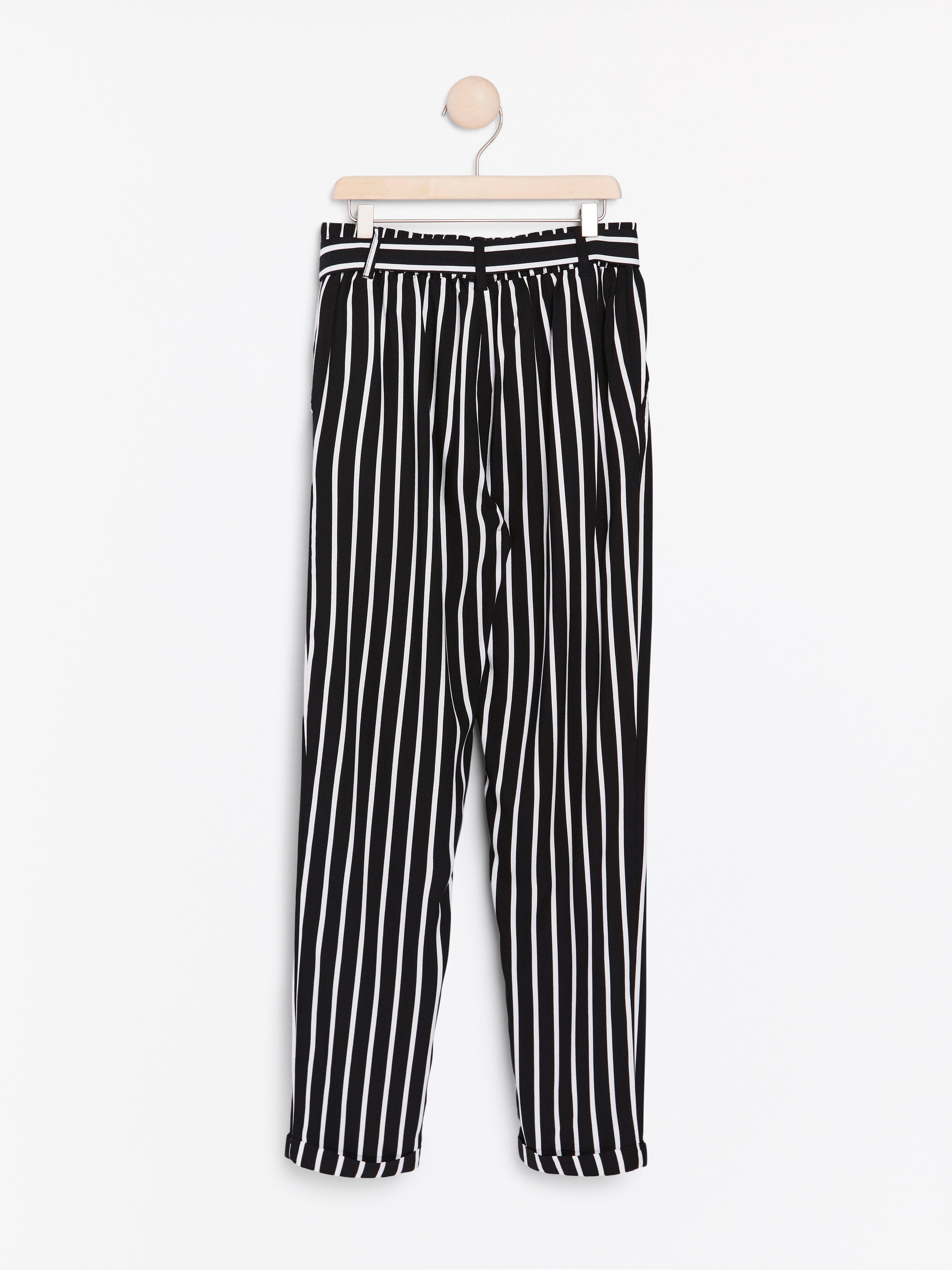 striped fitted pants