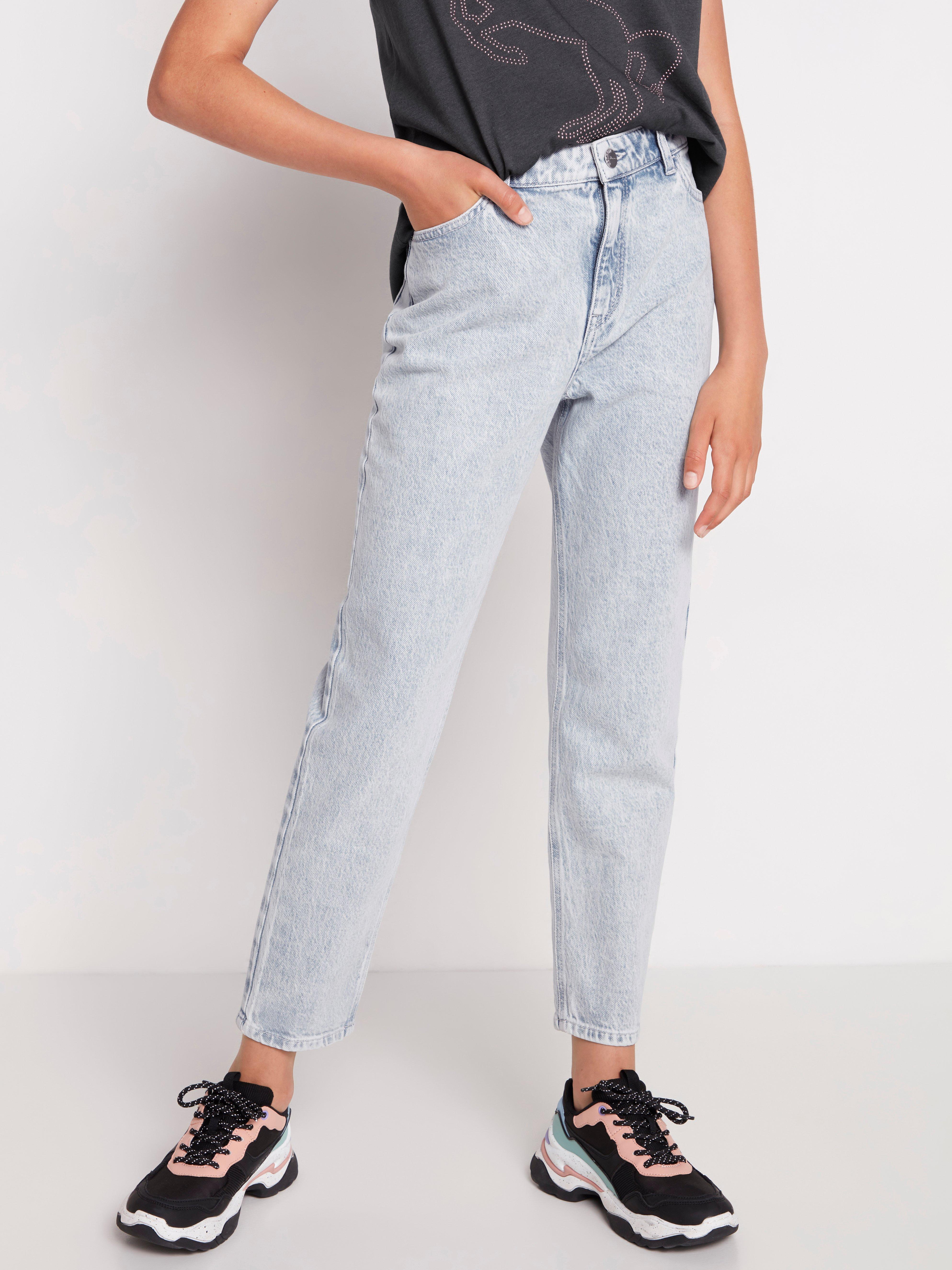 narrow fit plimsolls