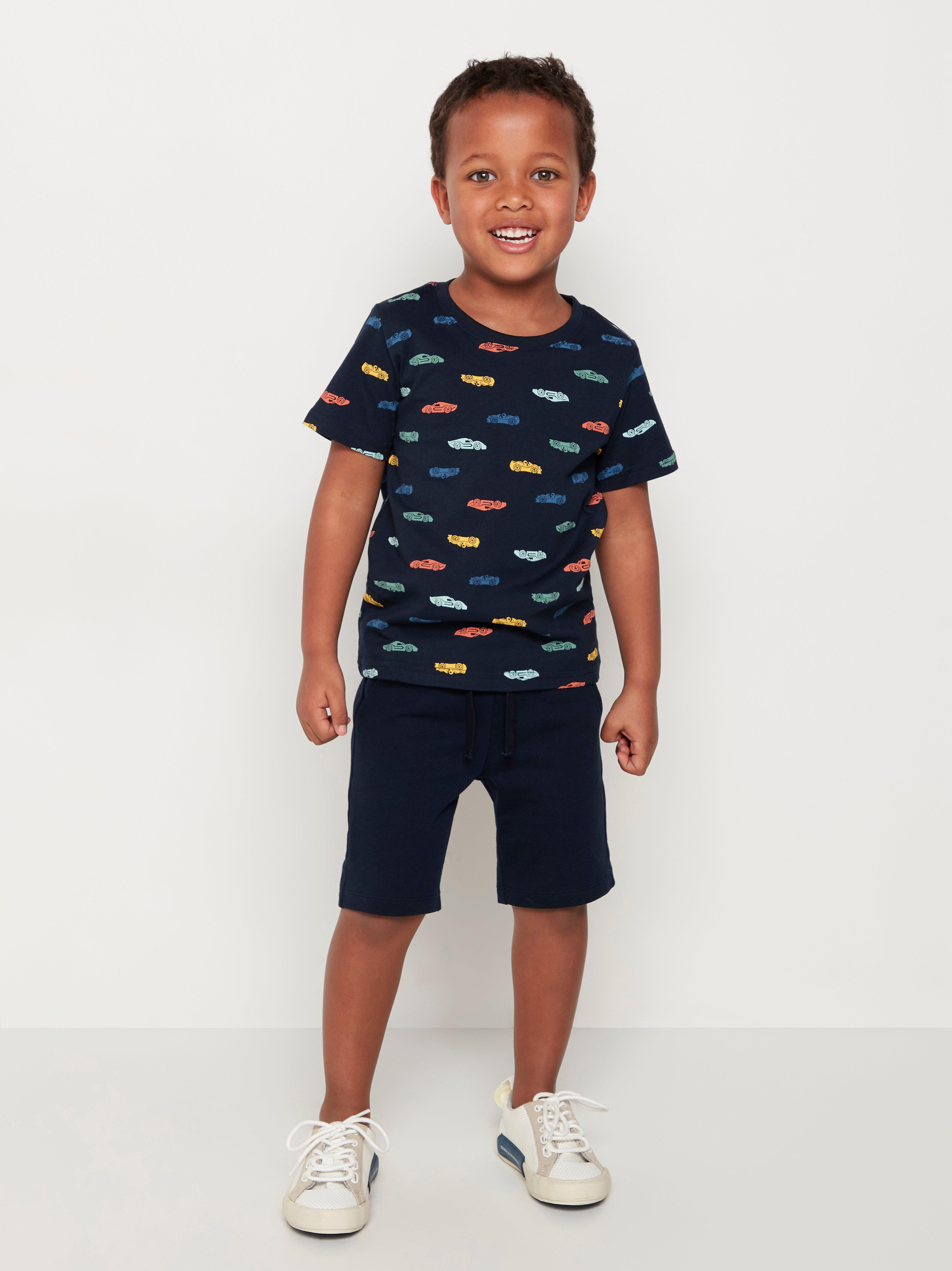 sweatshirt with shorts