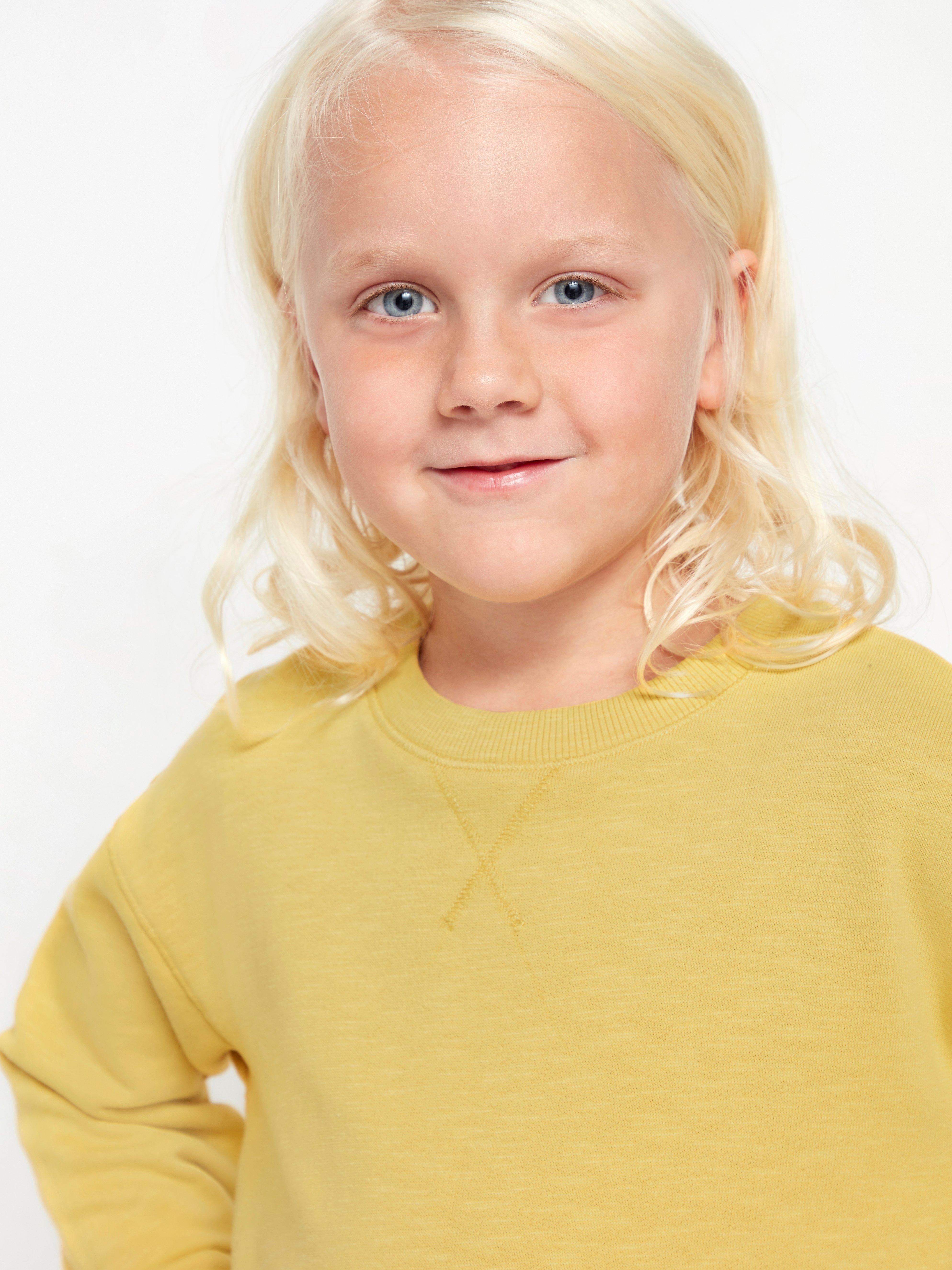 yellow sweatshirts