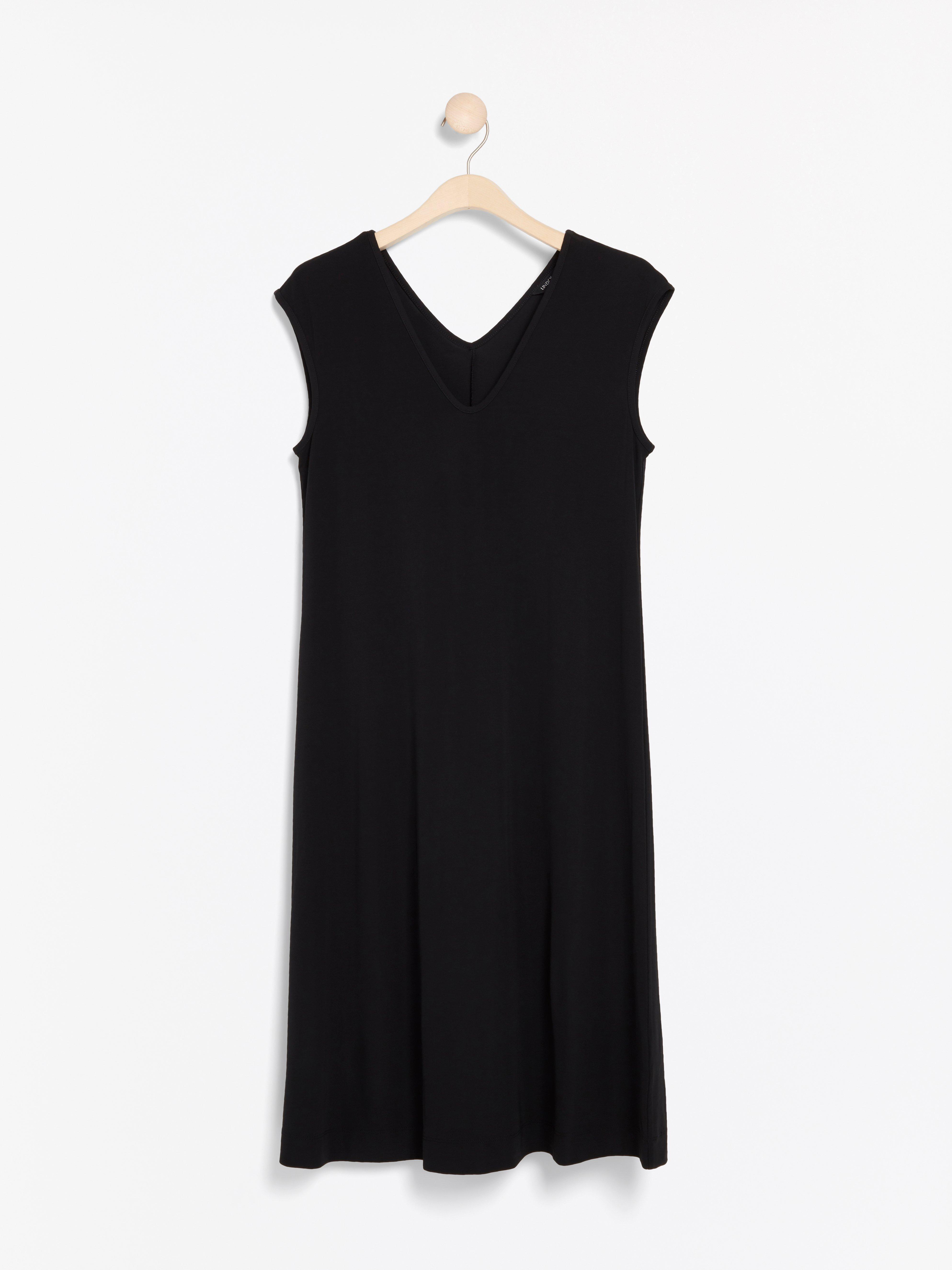 black v neck midi dress