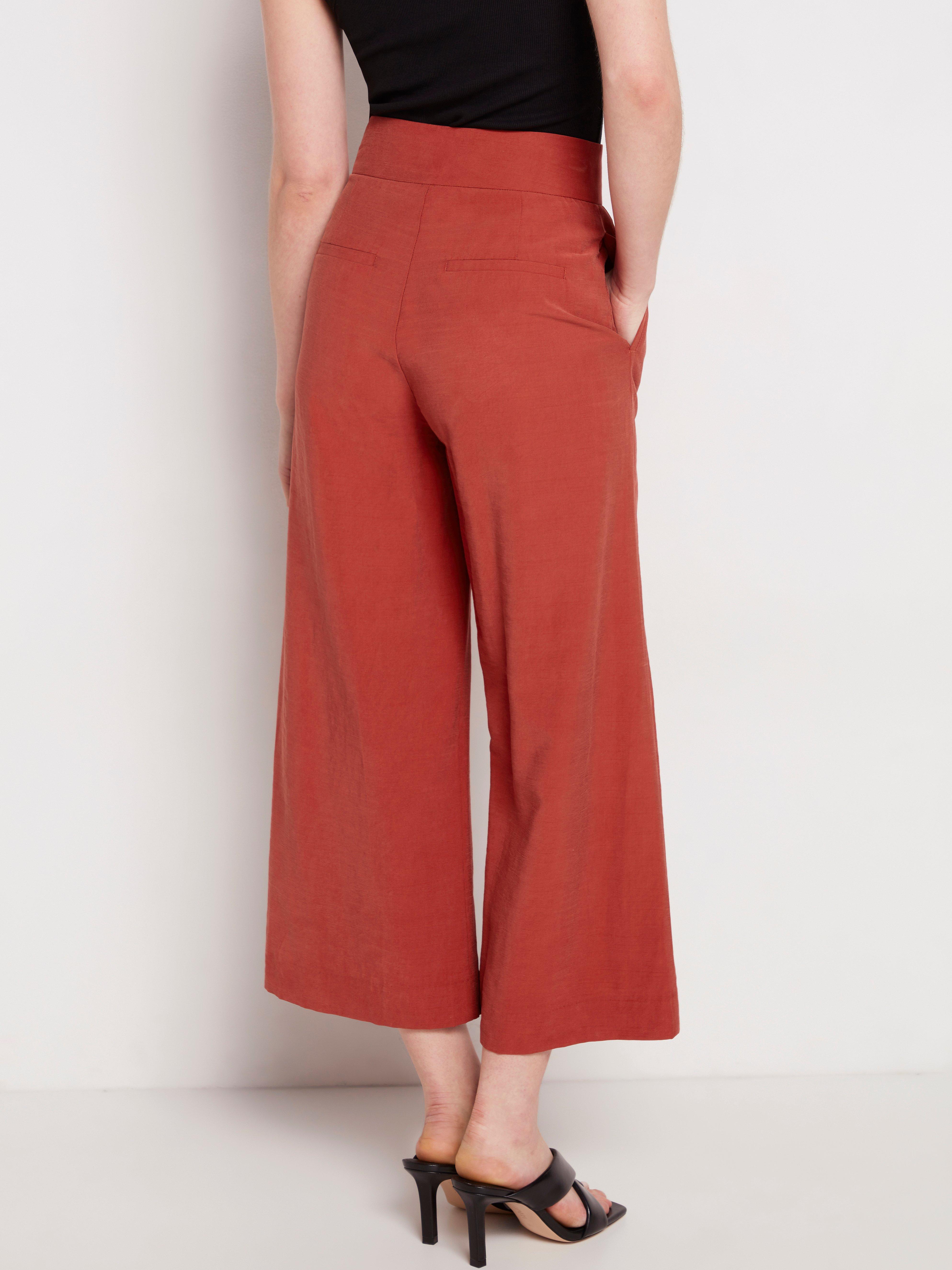 red high waisted trousers