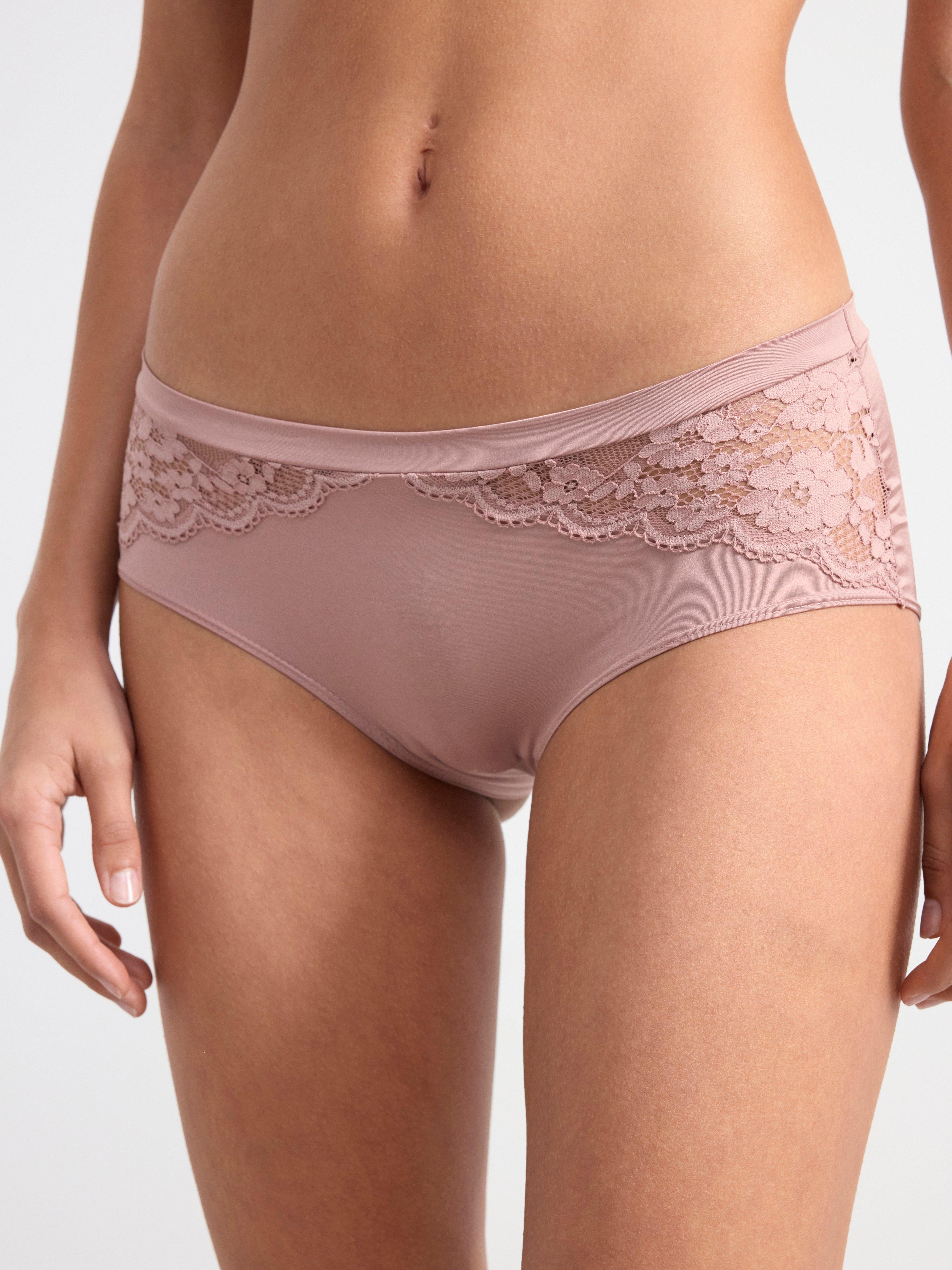 Regular waist brief with lace