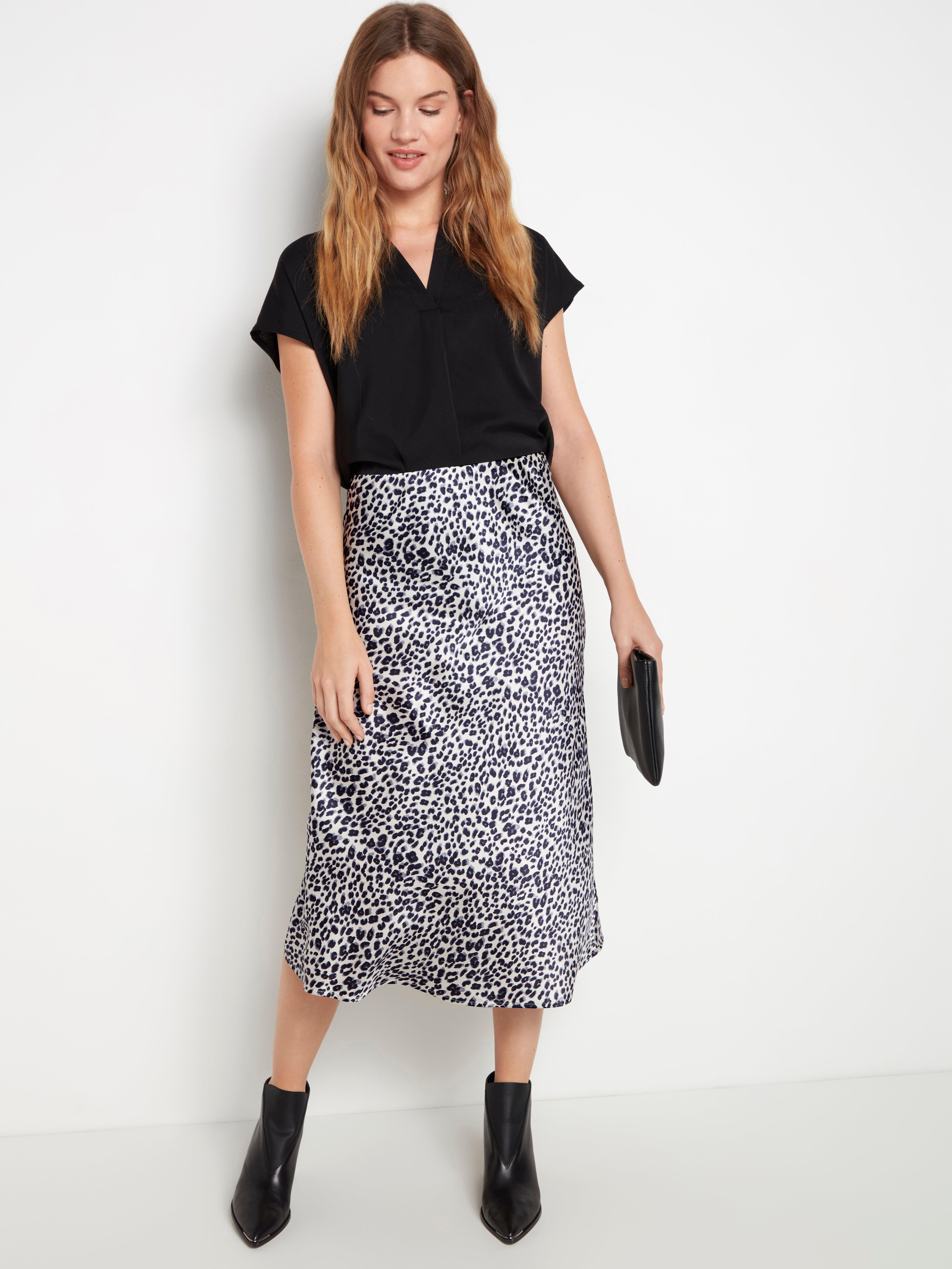 Patterned satin skirt sales
