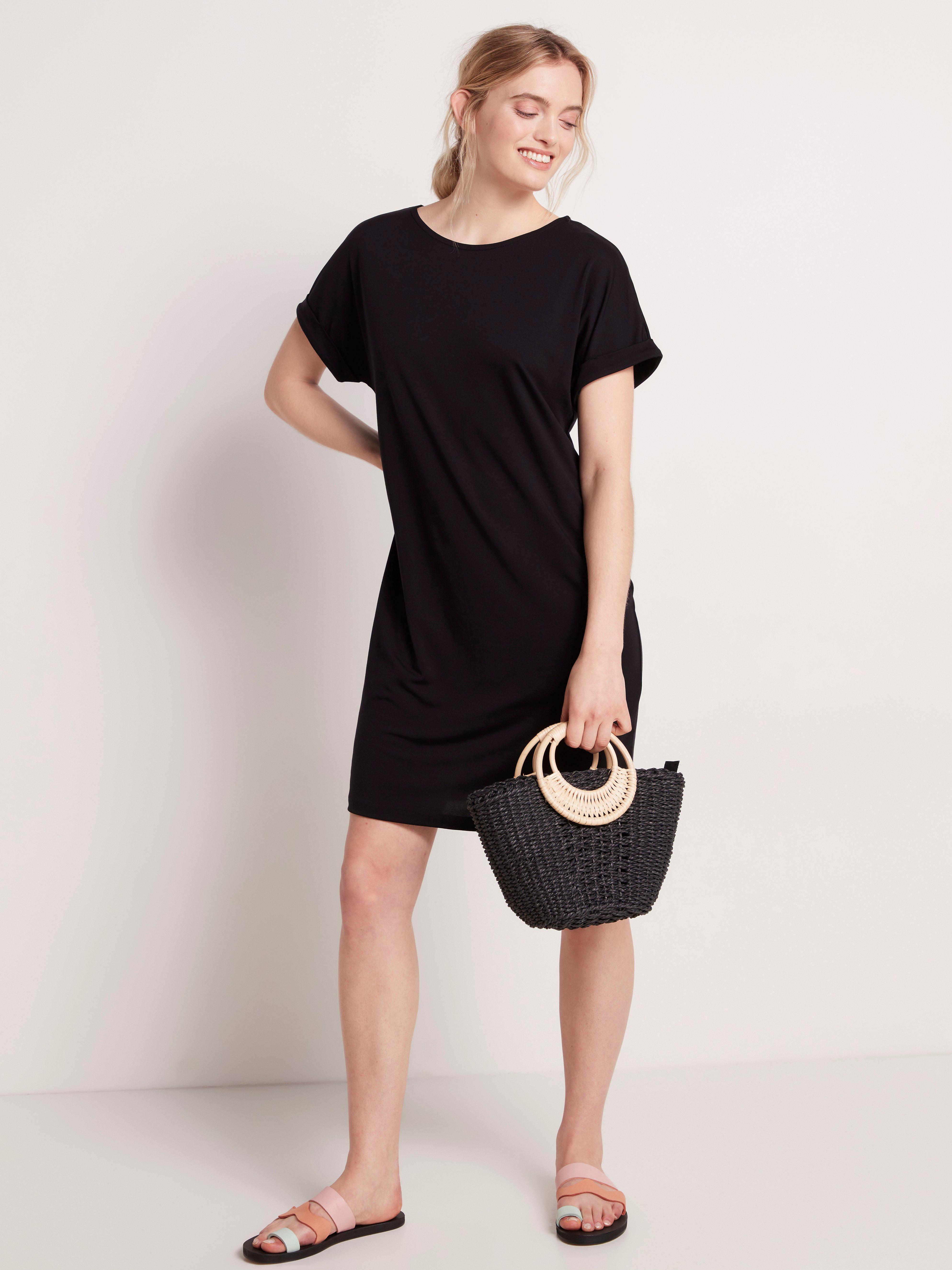 very t shirt dress