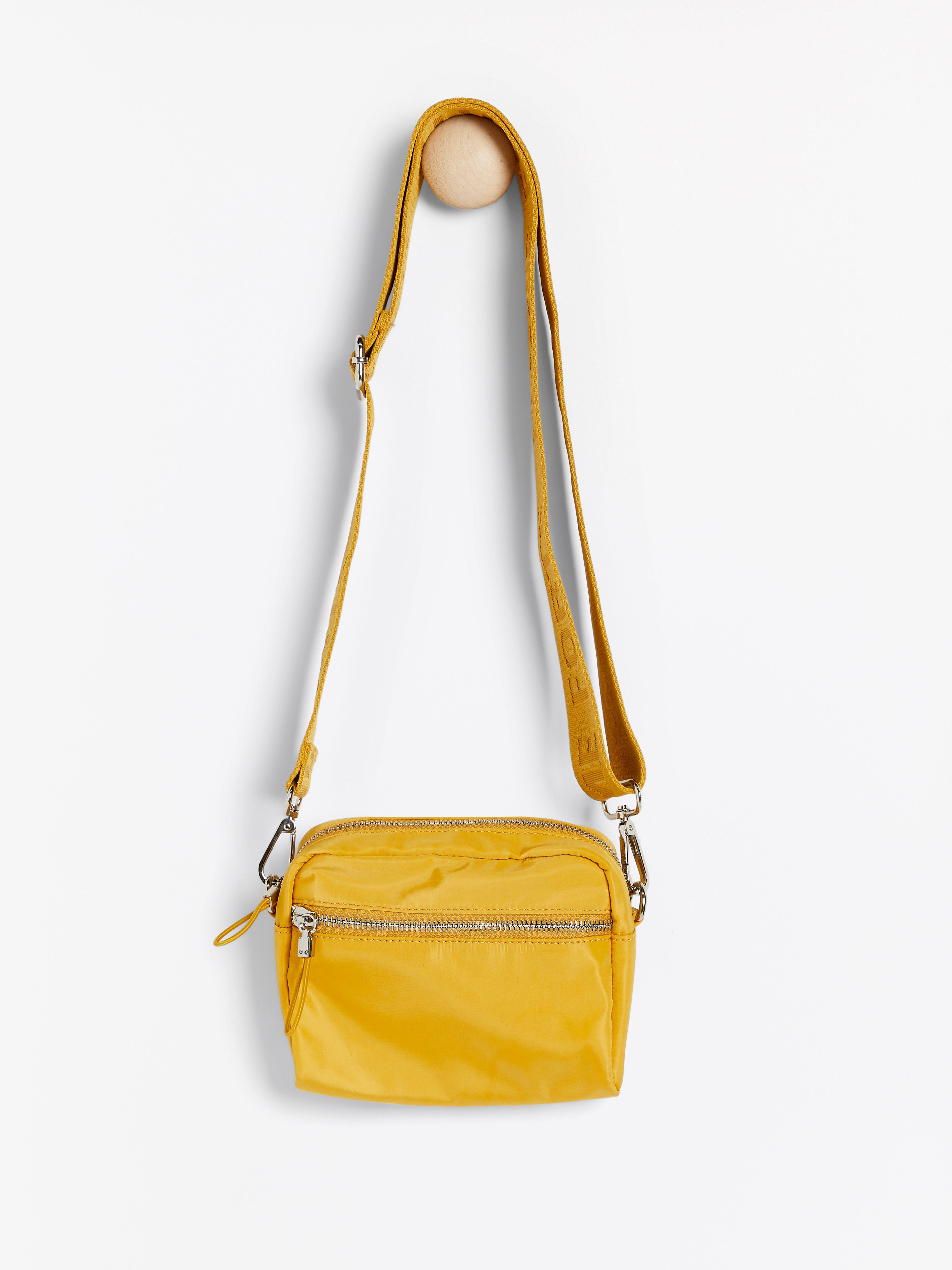 small handbags with shoulder straps