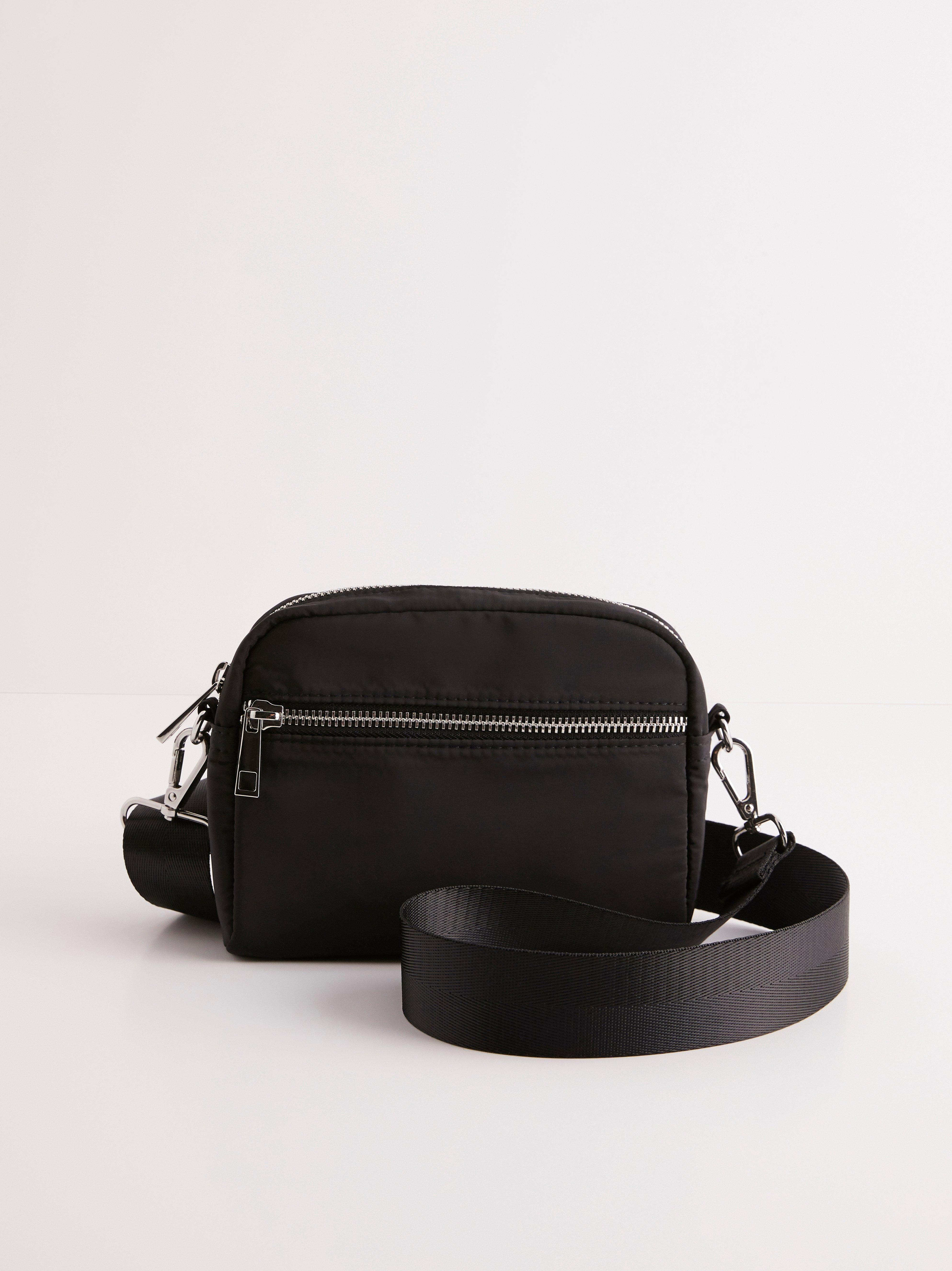 messenger bag with zipper closure