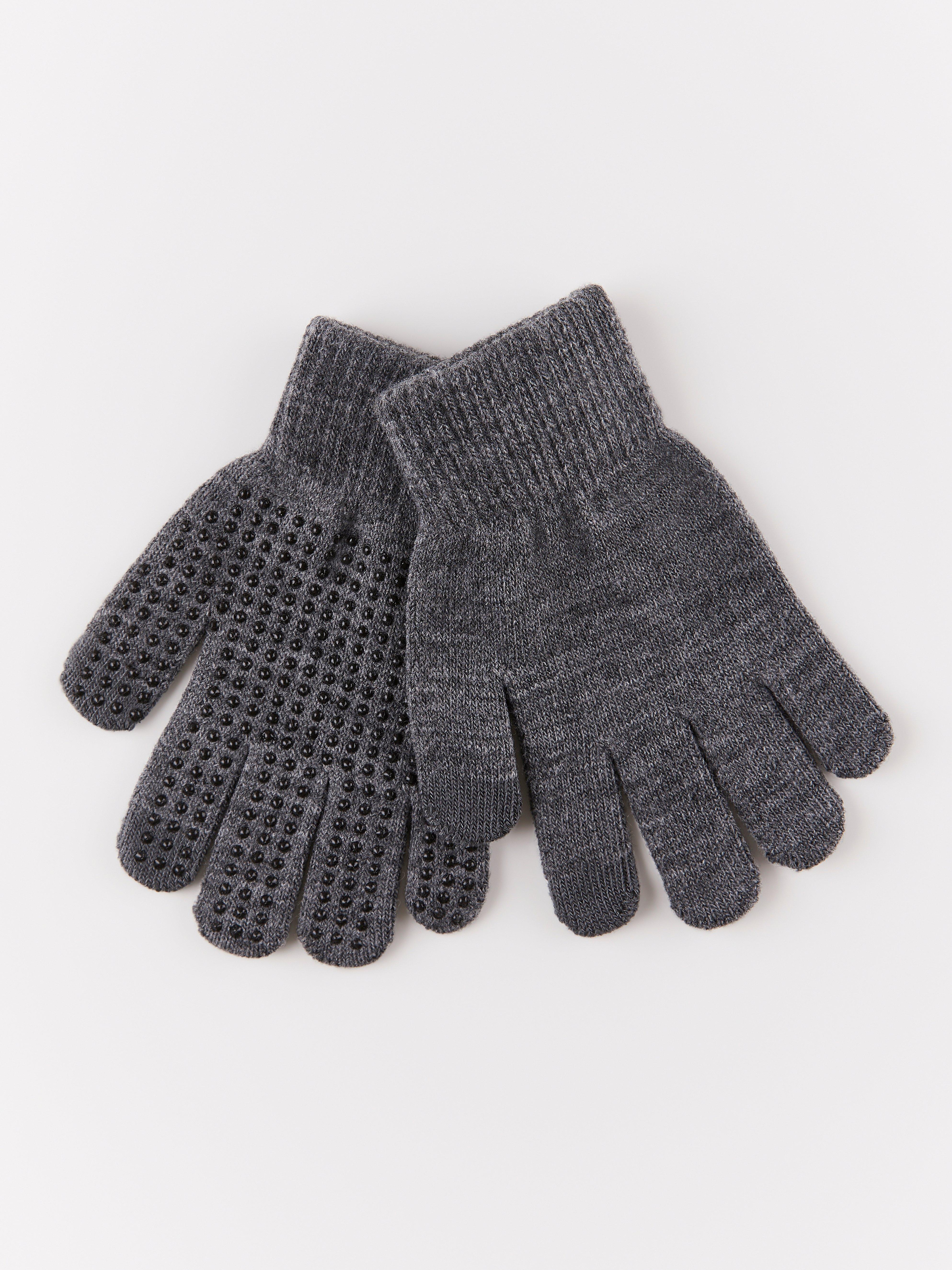 grey knit gloves