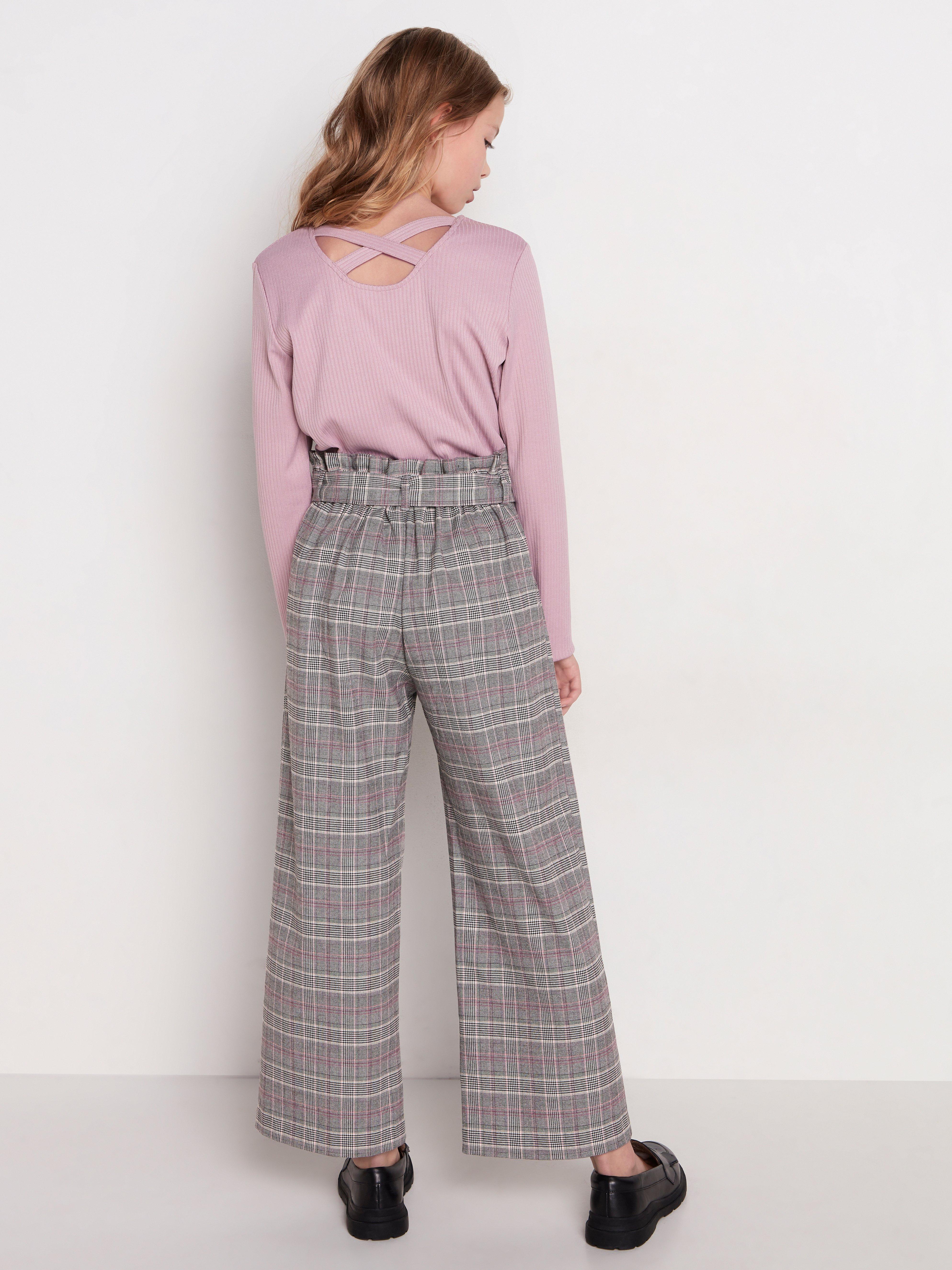 loose checkered pants