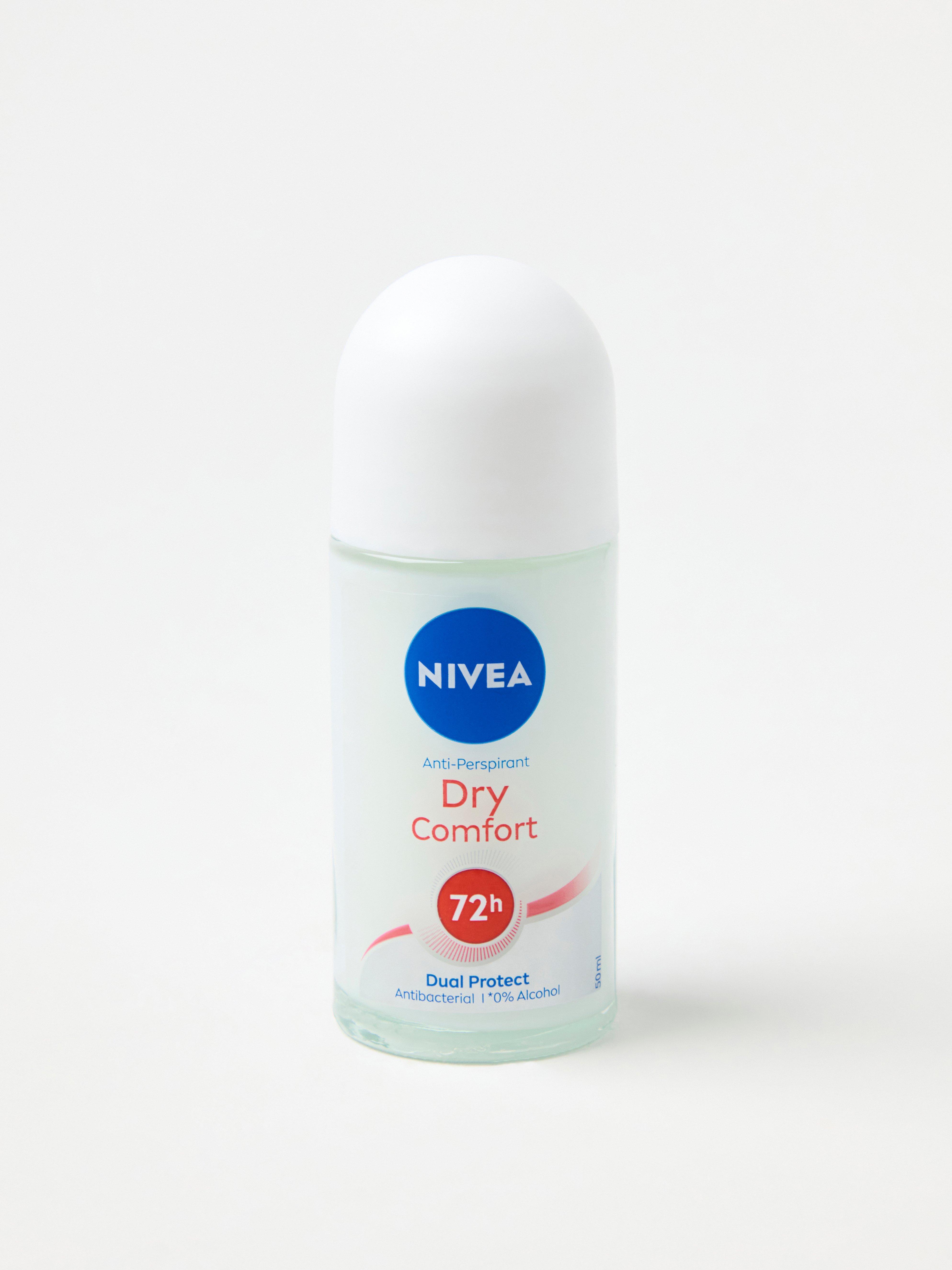 NIVEA Antiperspirant Deo Roll on Dry Comfort