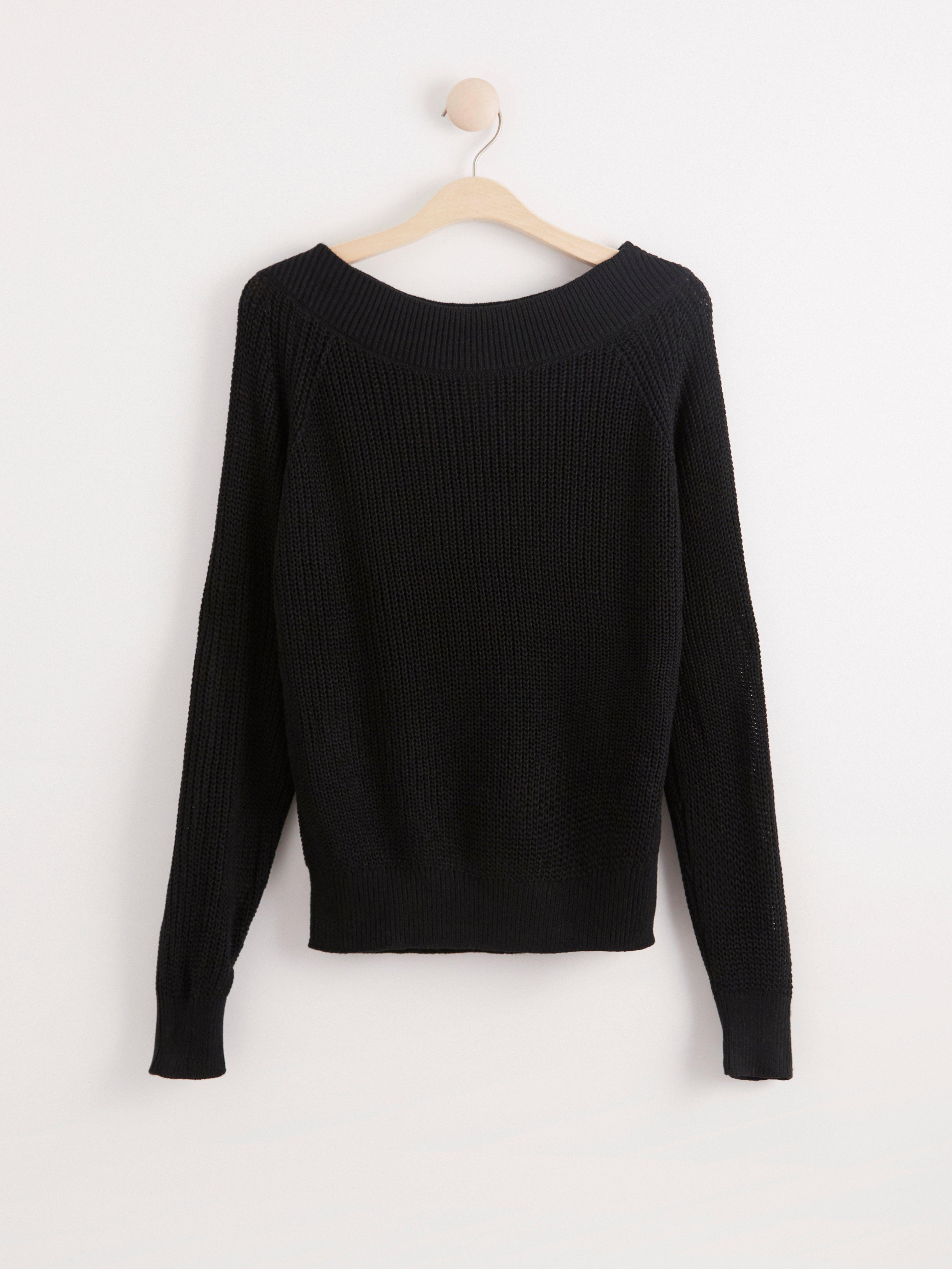 Black boat 2025 neck jumper uk