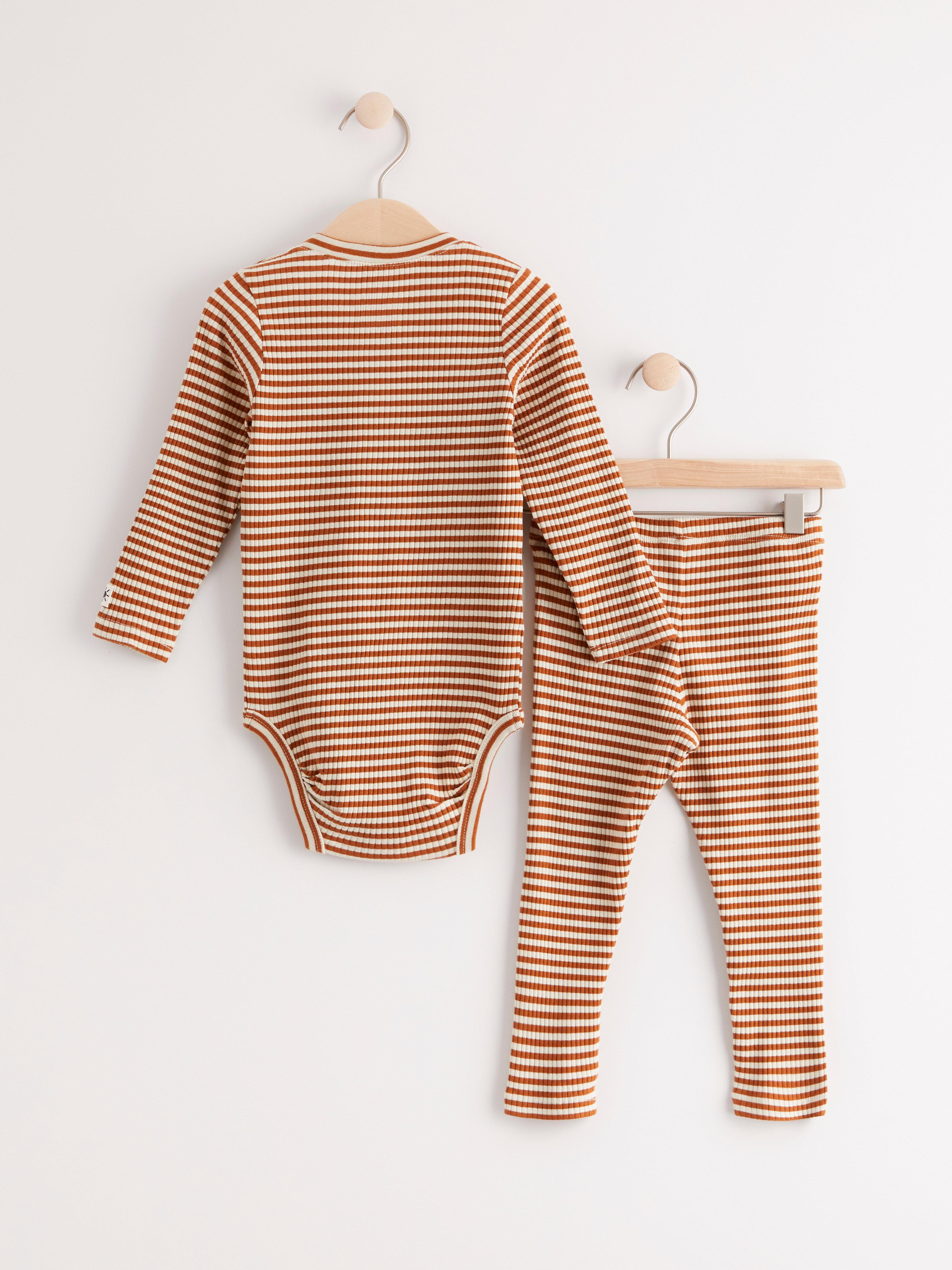Set - Barn - Brun