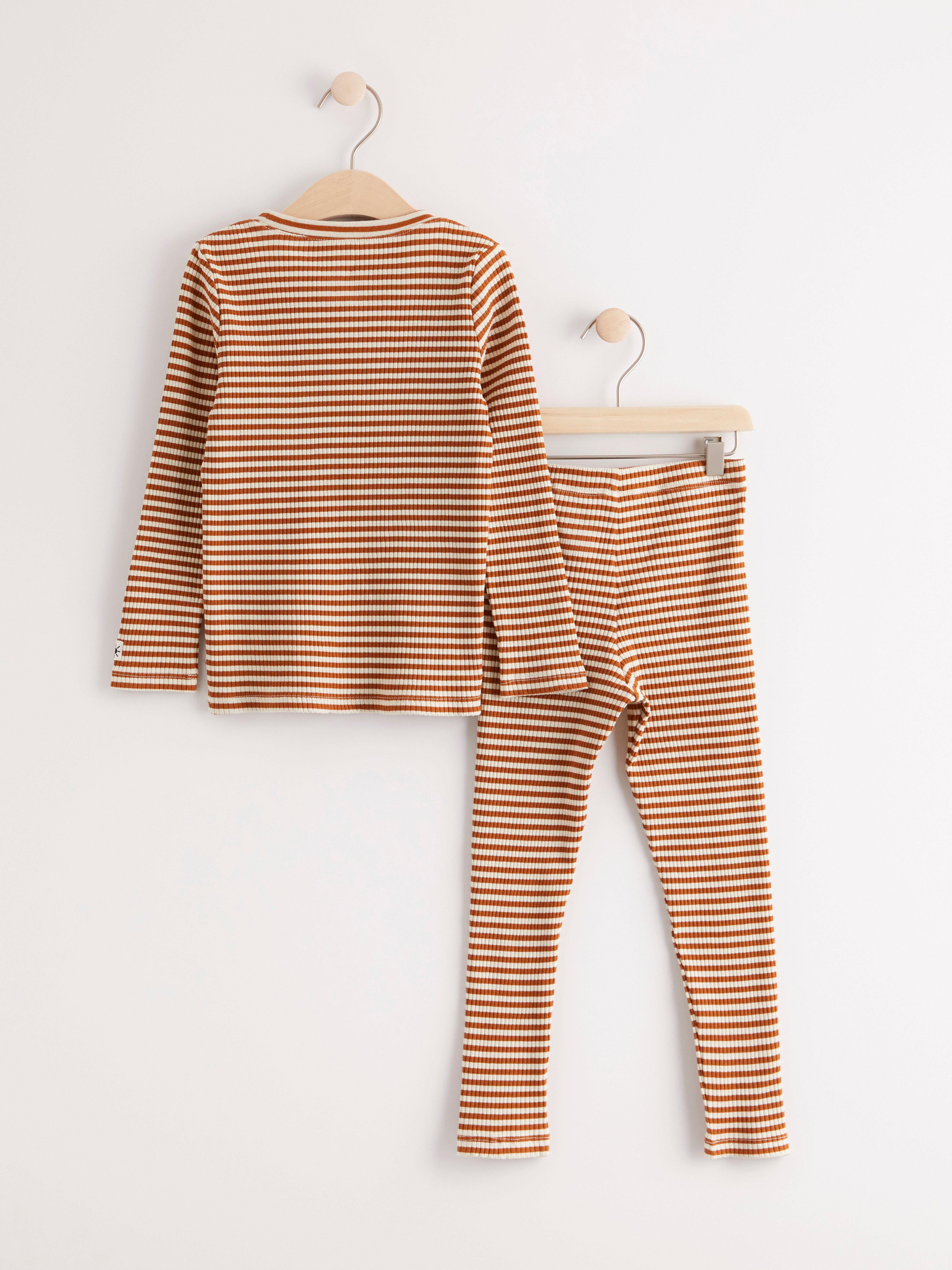 Set - Barn - Brun