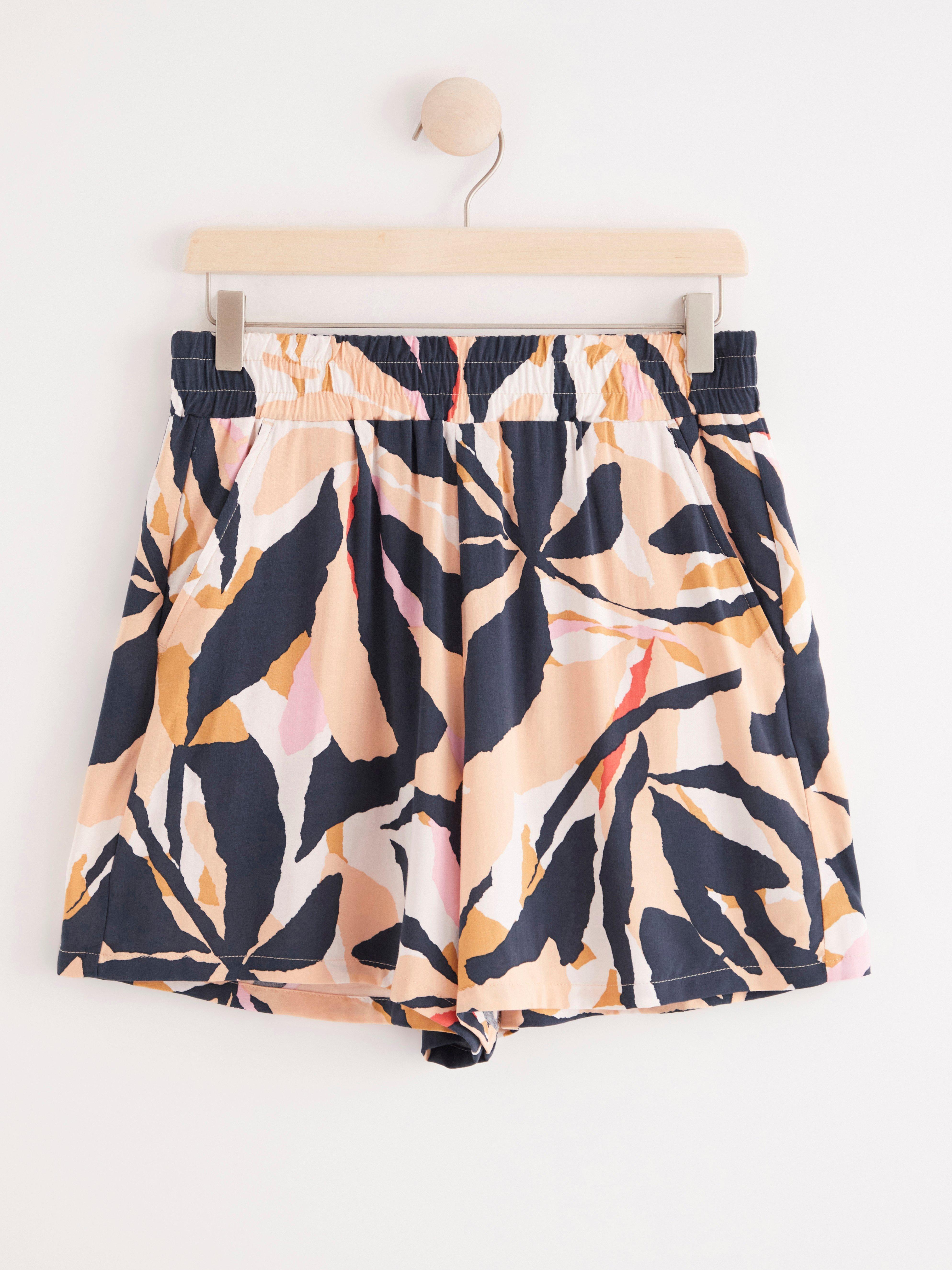 Shortsit - Naiset - Beige