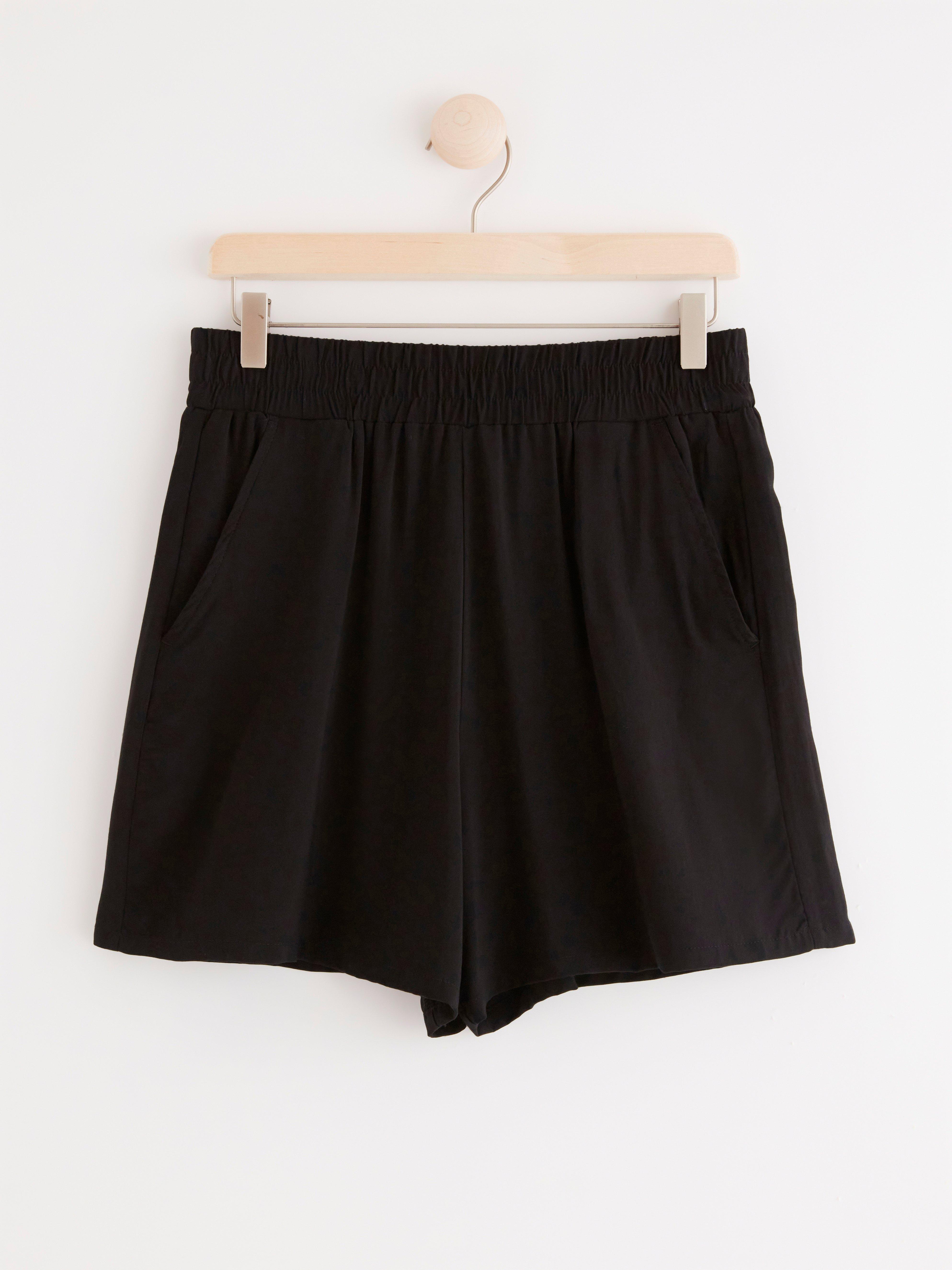 Shortsit - Naiset - Musta