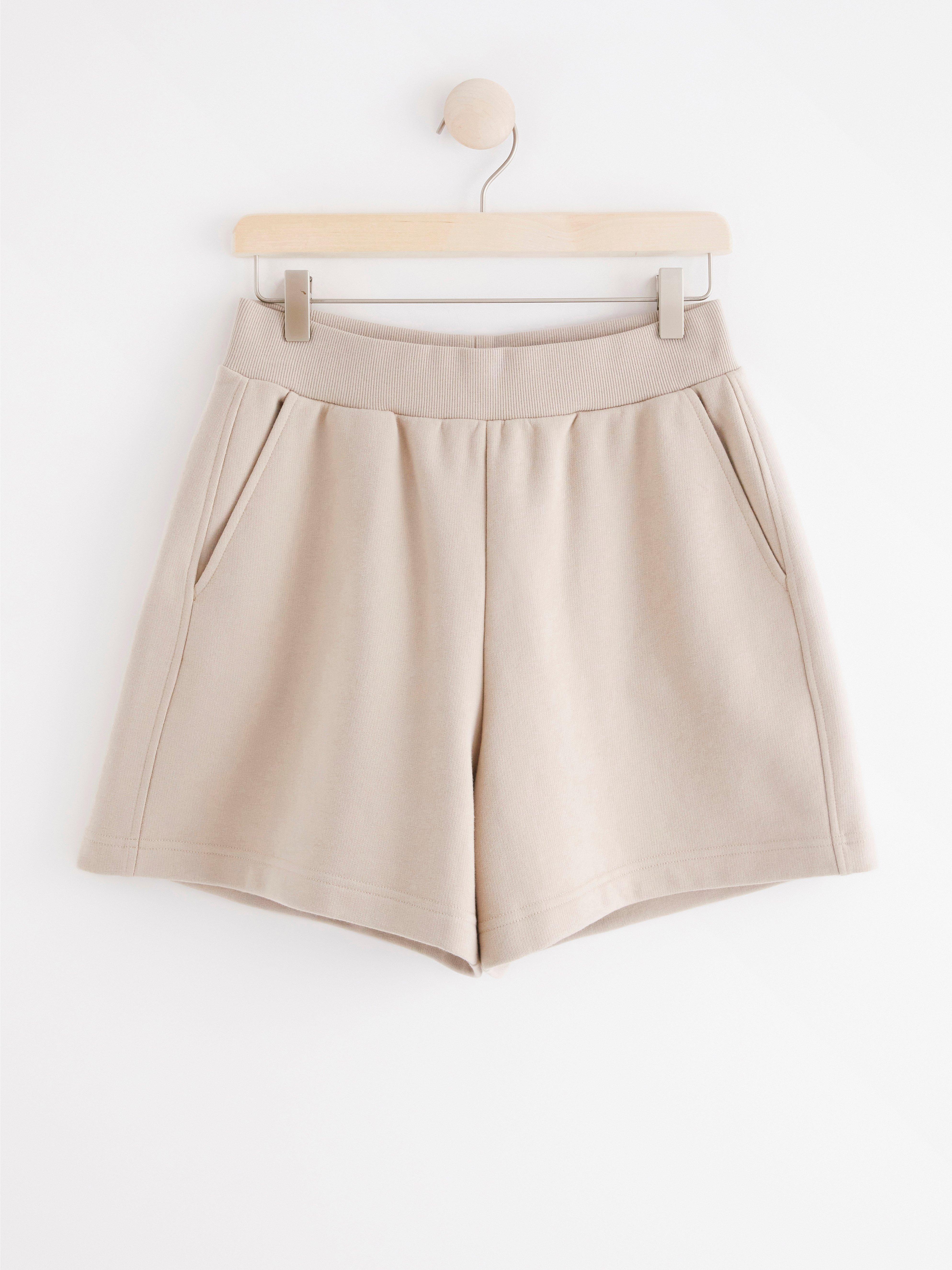Shortsit - Naiset - Beige