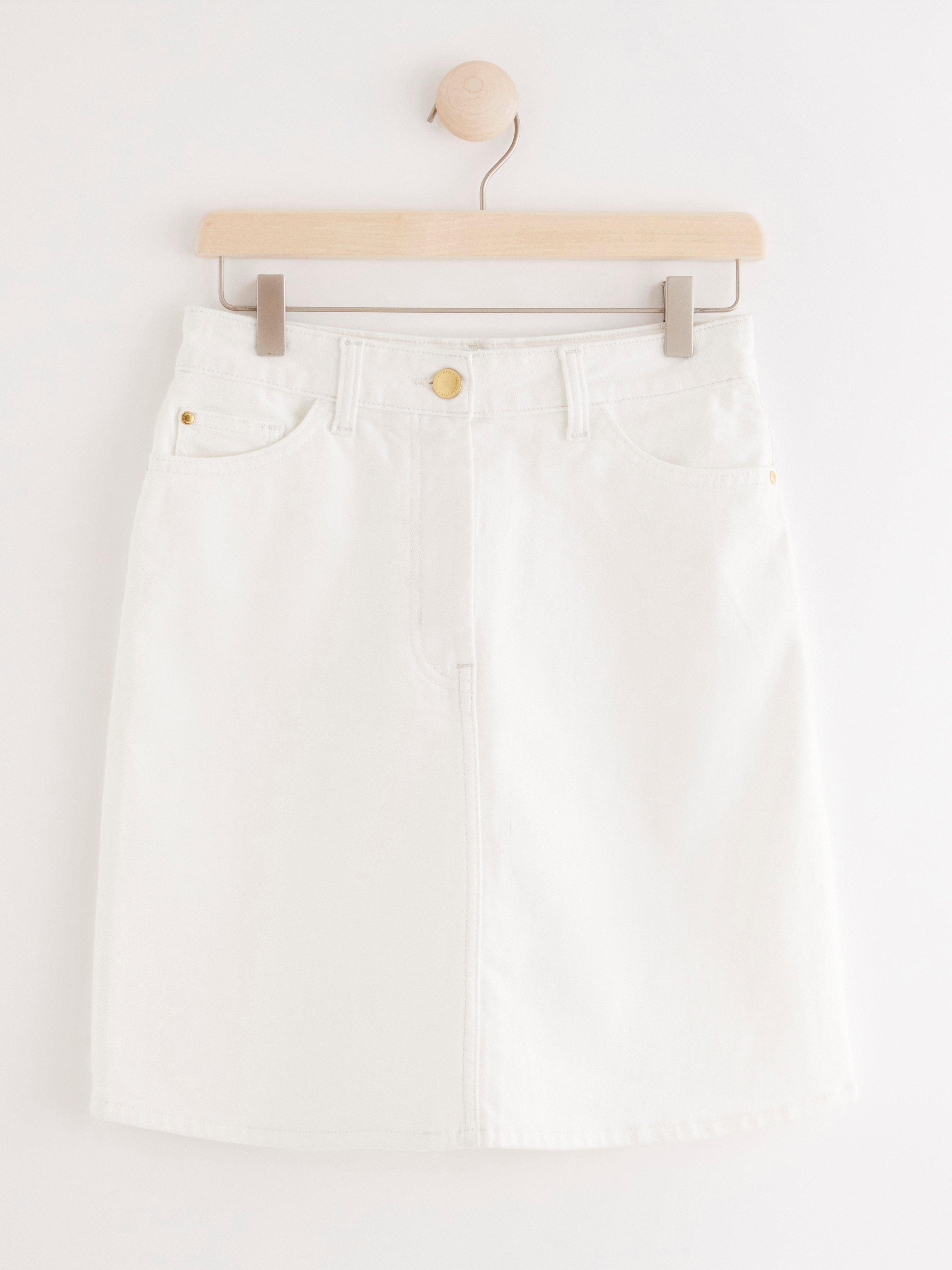white denim skirt