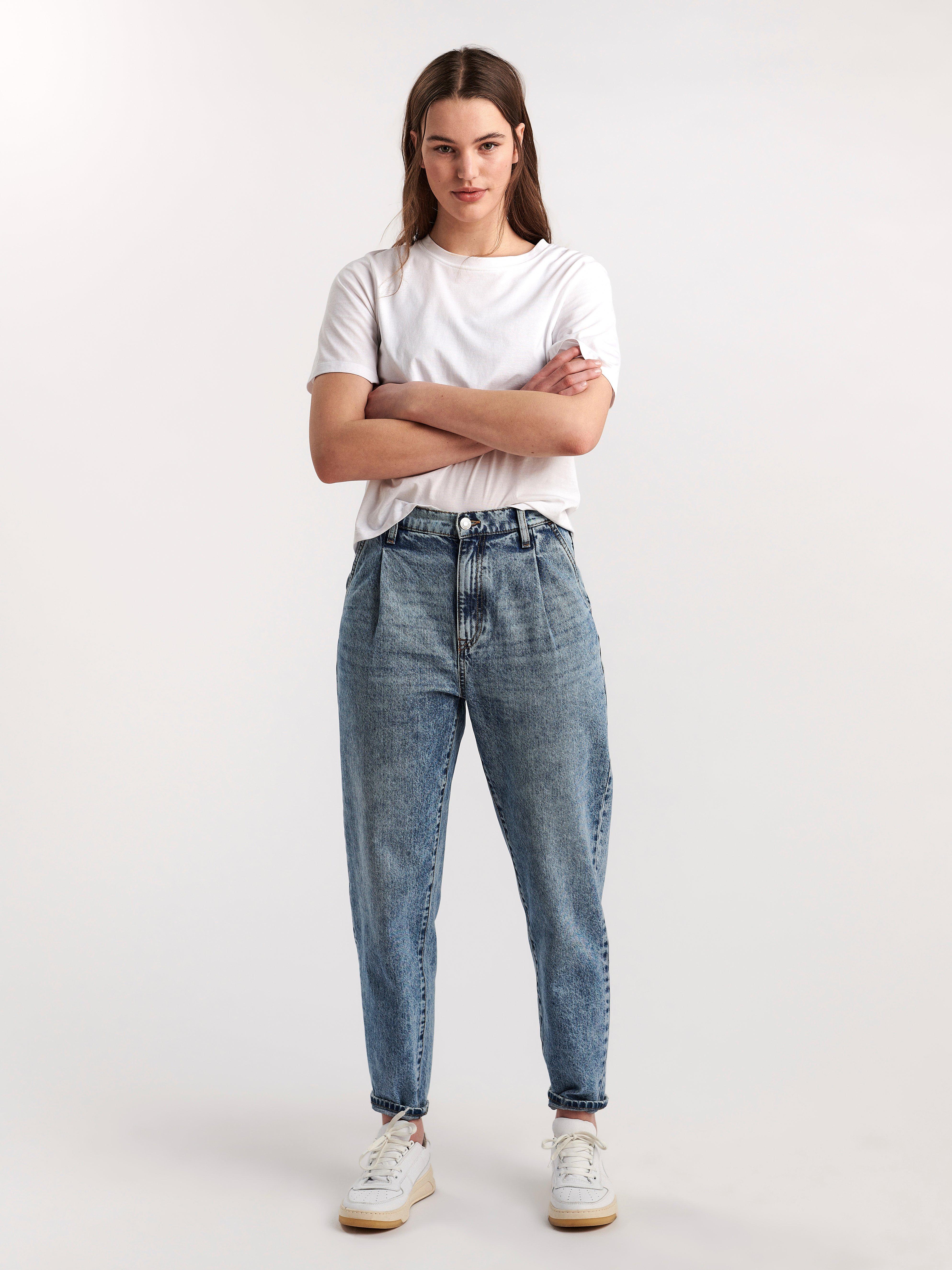 mom fit